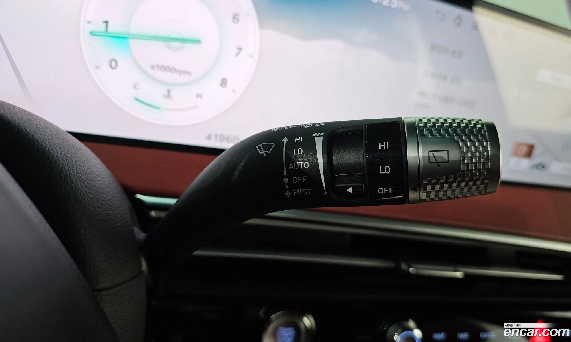 Genesis GV70 2025 — 27