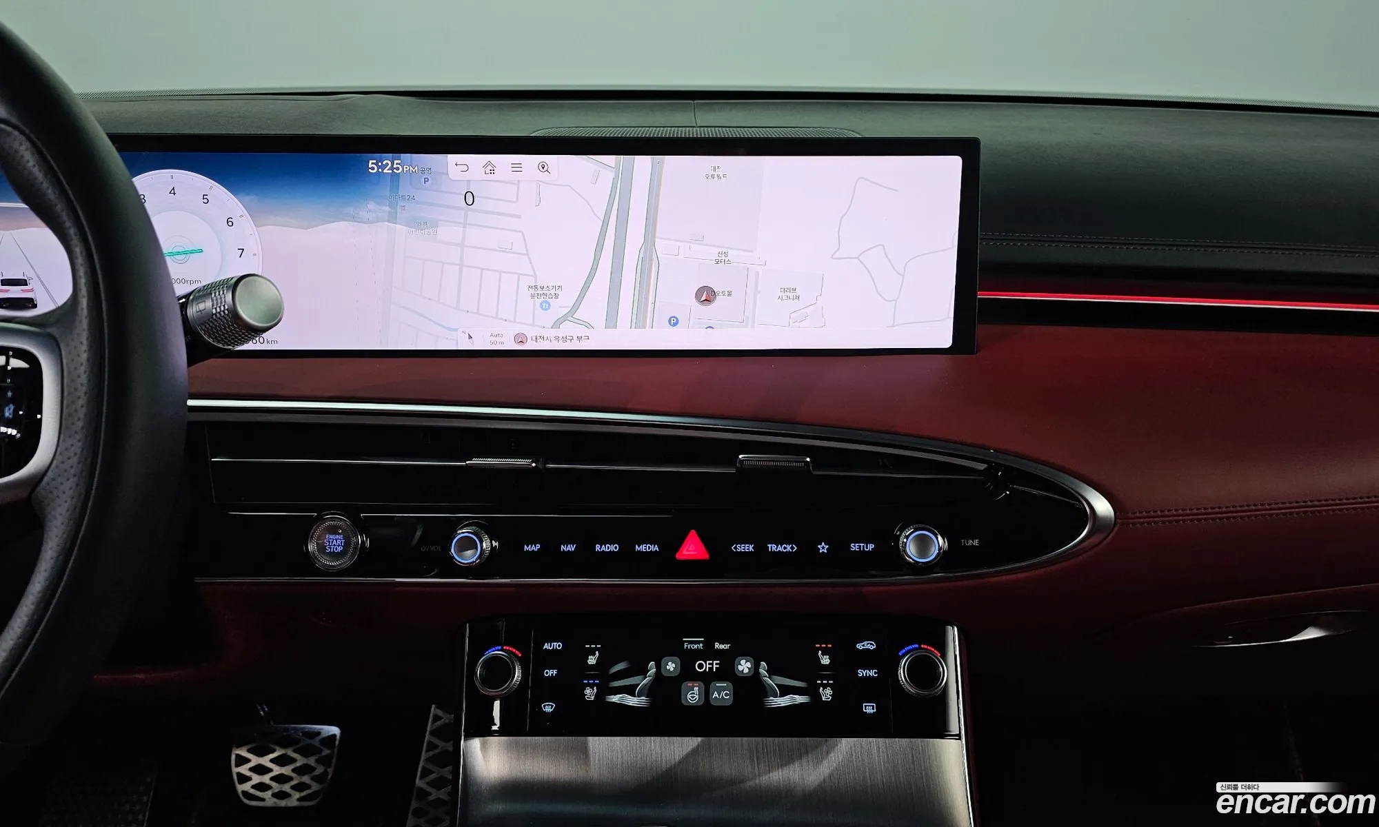 Genesis GV70 2025 — 11