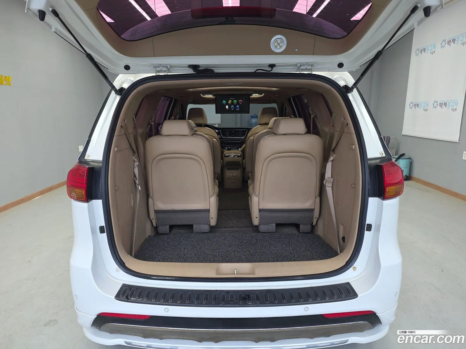 Kia Carnival 2015 — 14