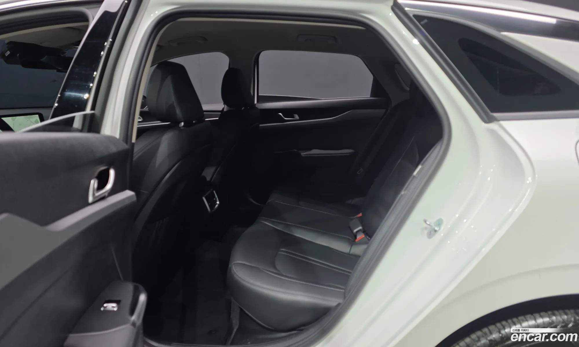 Kia K5 Hybrid 2025 — 3