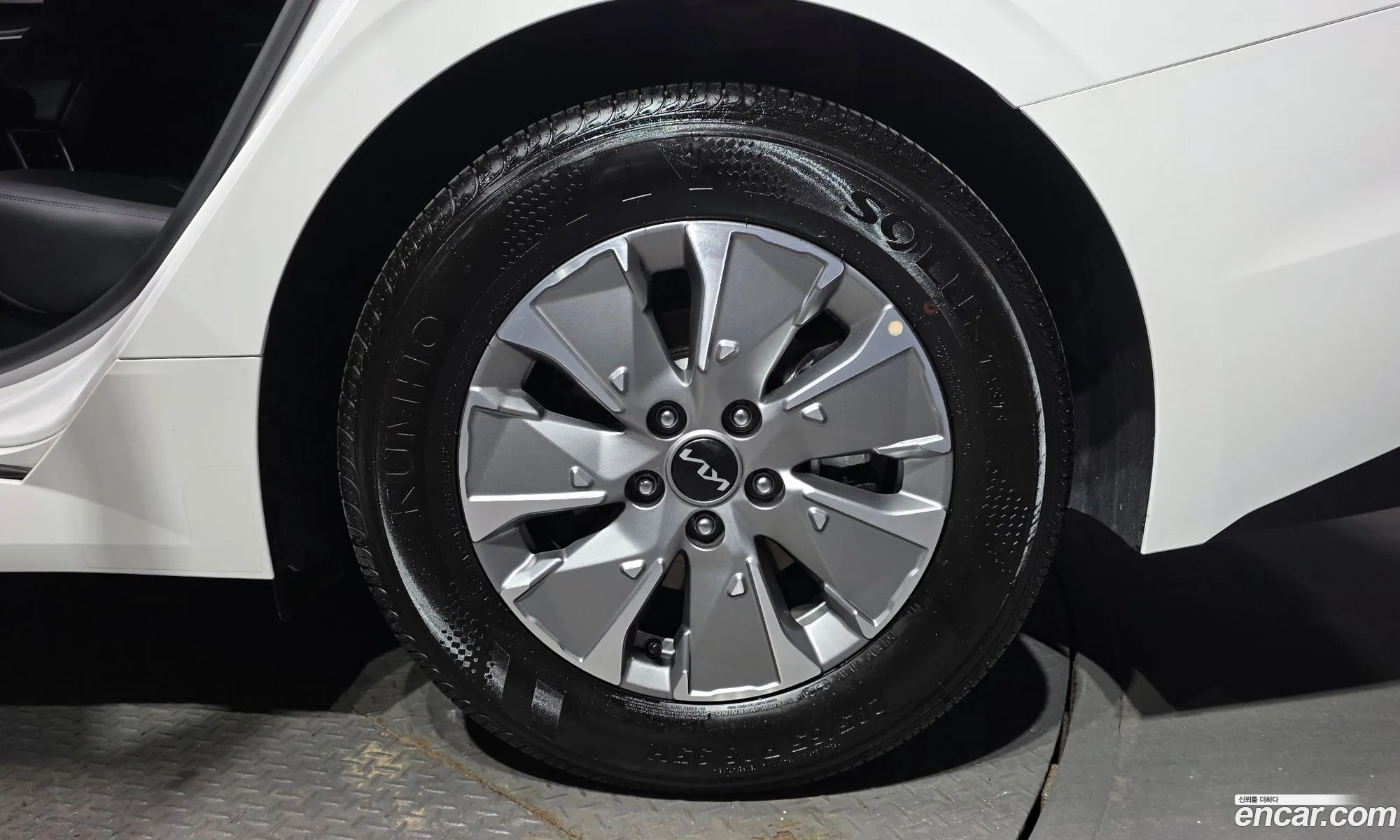 Kia K5 Hybrid 2025 — 18