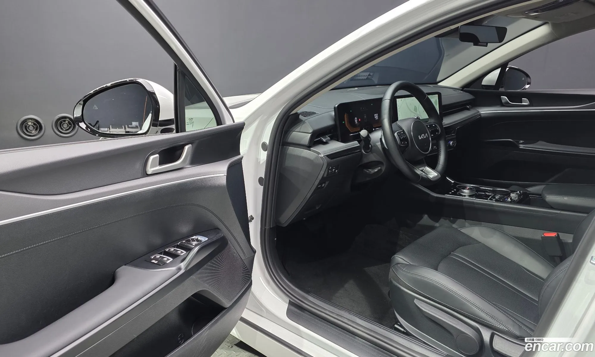 Kia K5 Hybrid 2025 — 24