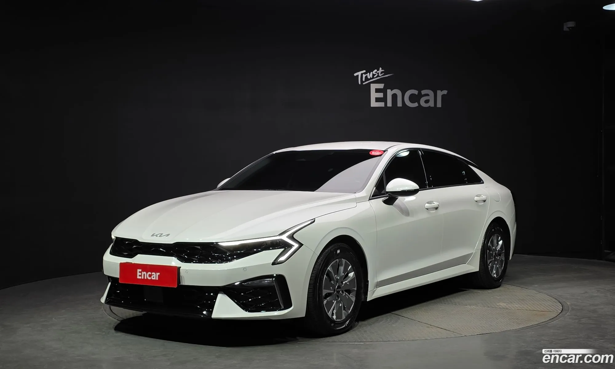 Kia K5 Hybrid 2025 — 2
