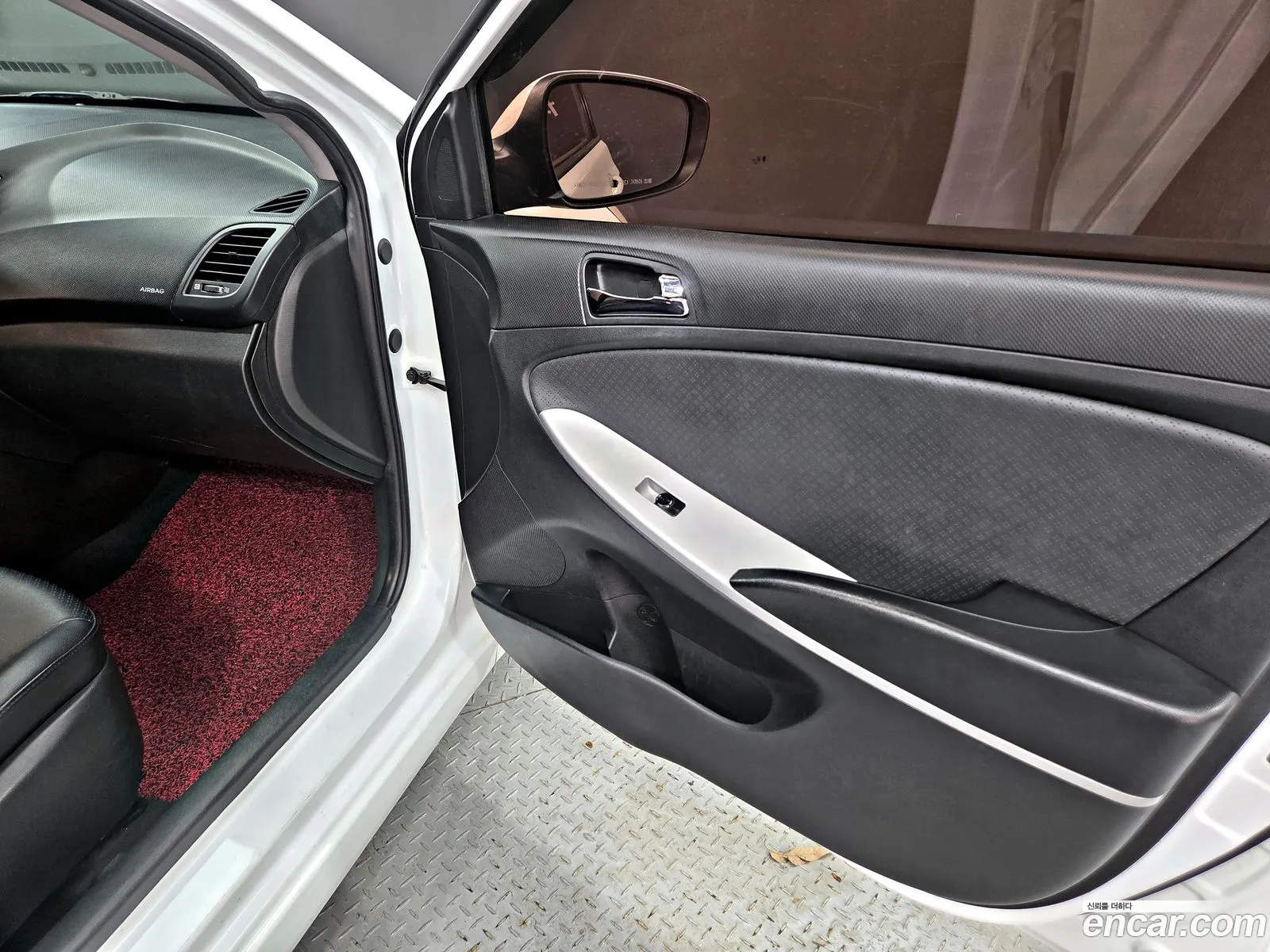 Hyundai Accent 2011 — 14