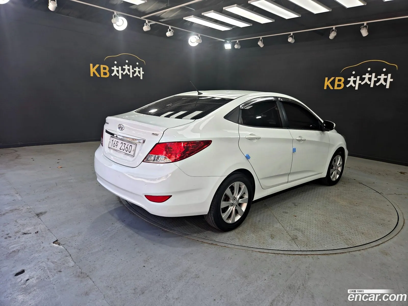 Hyundai Accent 2011 — 19