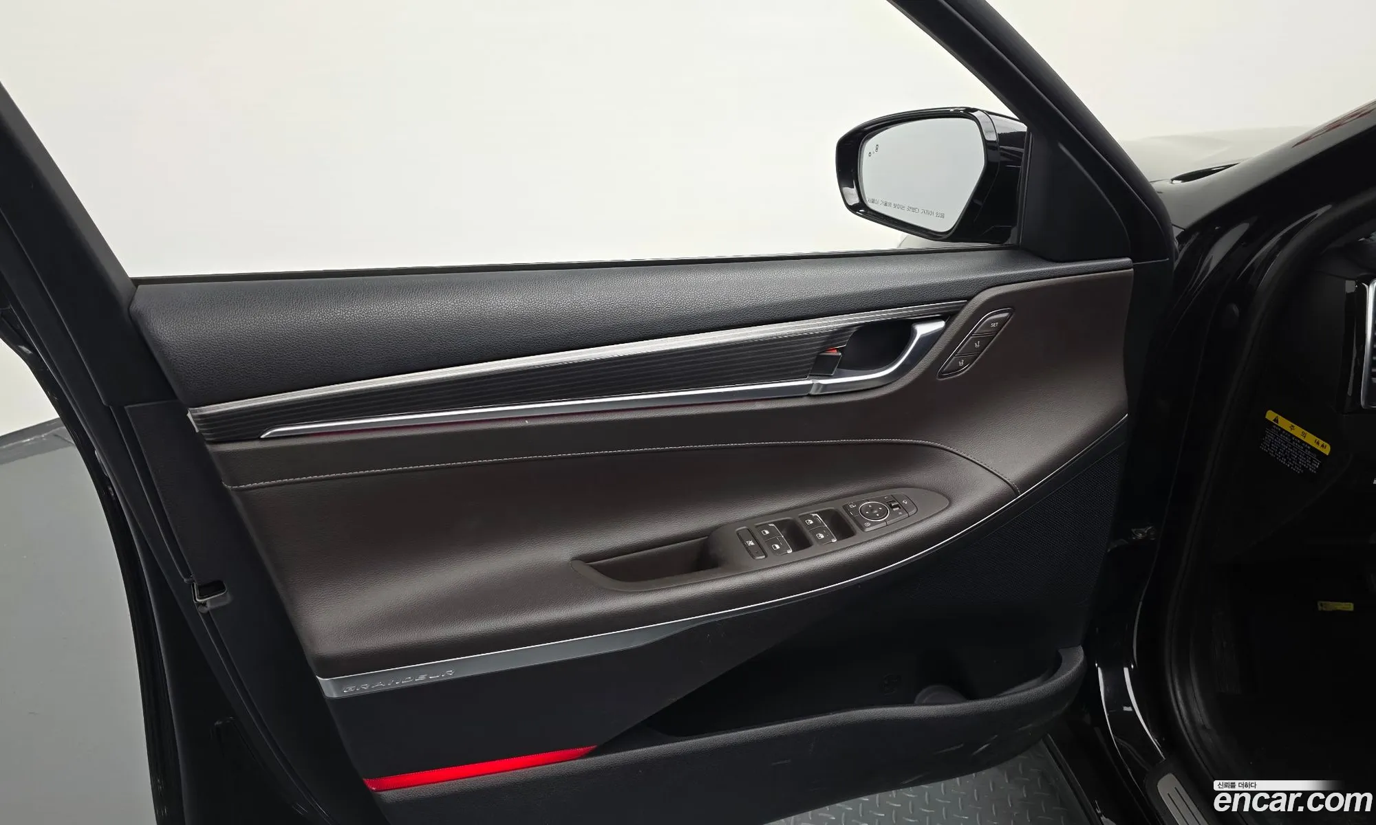 Hyundai Grandeur IG 2016 — 32