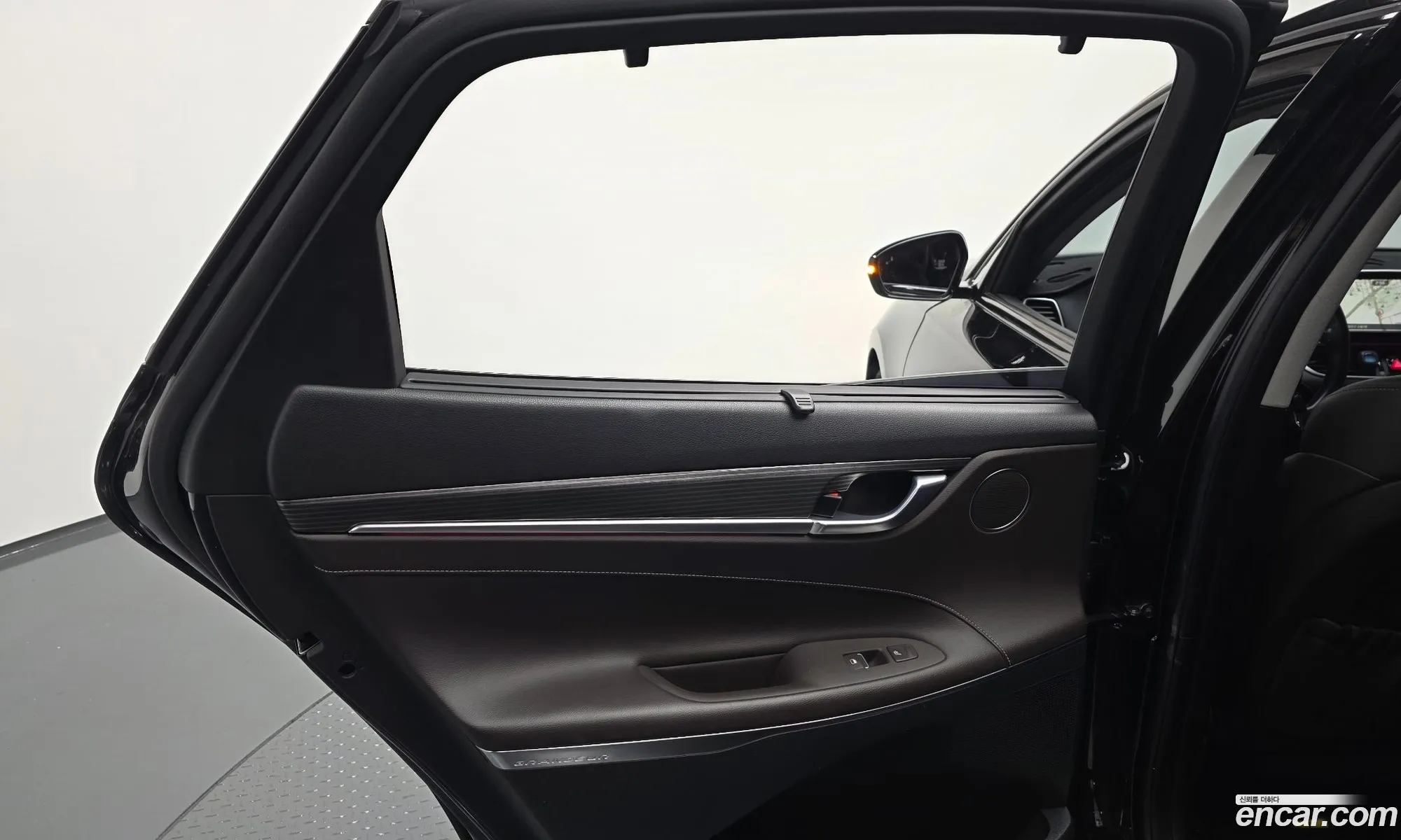 Hyundai Grandeur IG 2016 — 13