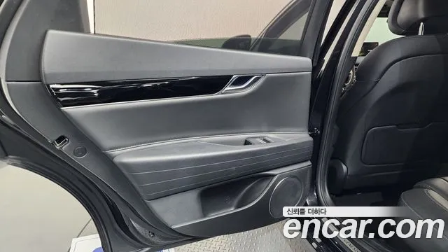 Genesis G80 2023 — 10