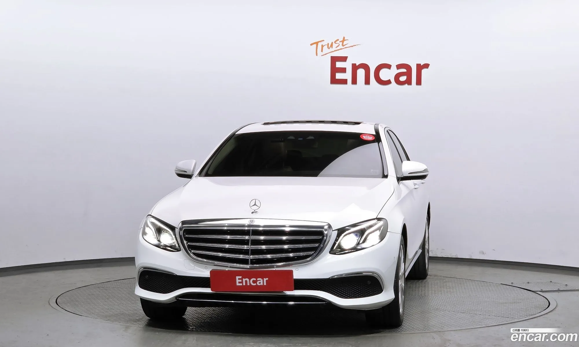 Mercedes-Benz E-Class W213 2018 WDDZF0FB9JA380875 — 2