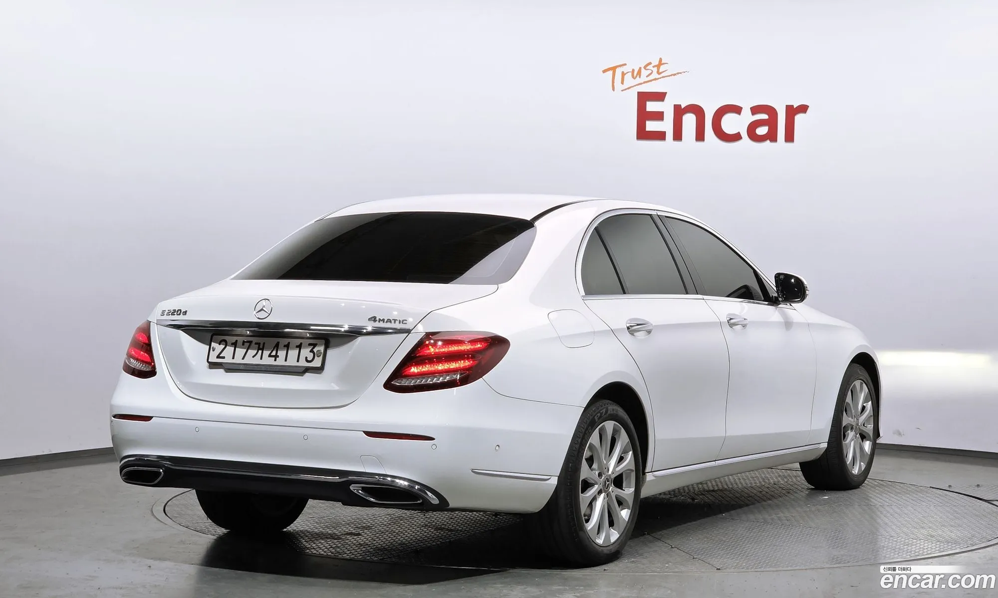 Mercedes-Benz E-Class W213 2018 WDDZF0FB9JA380875 — 4