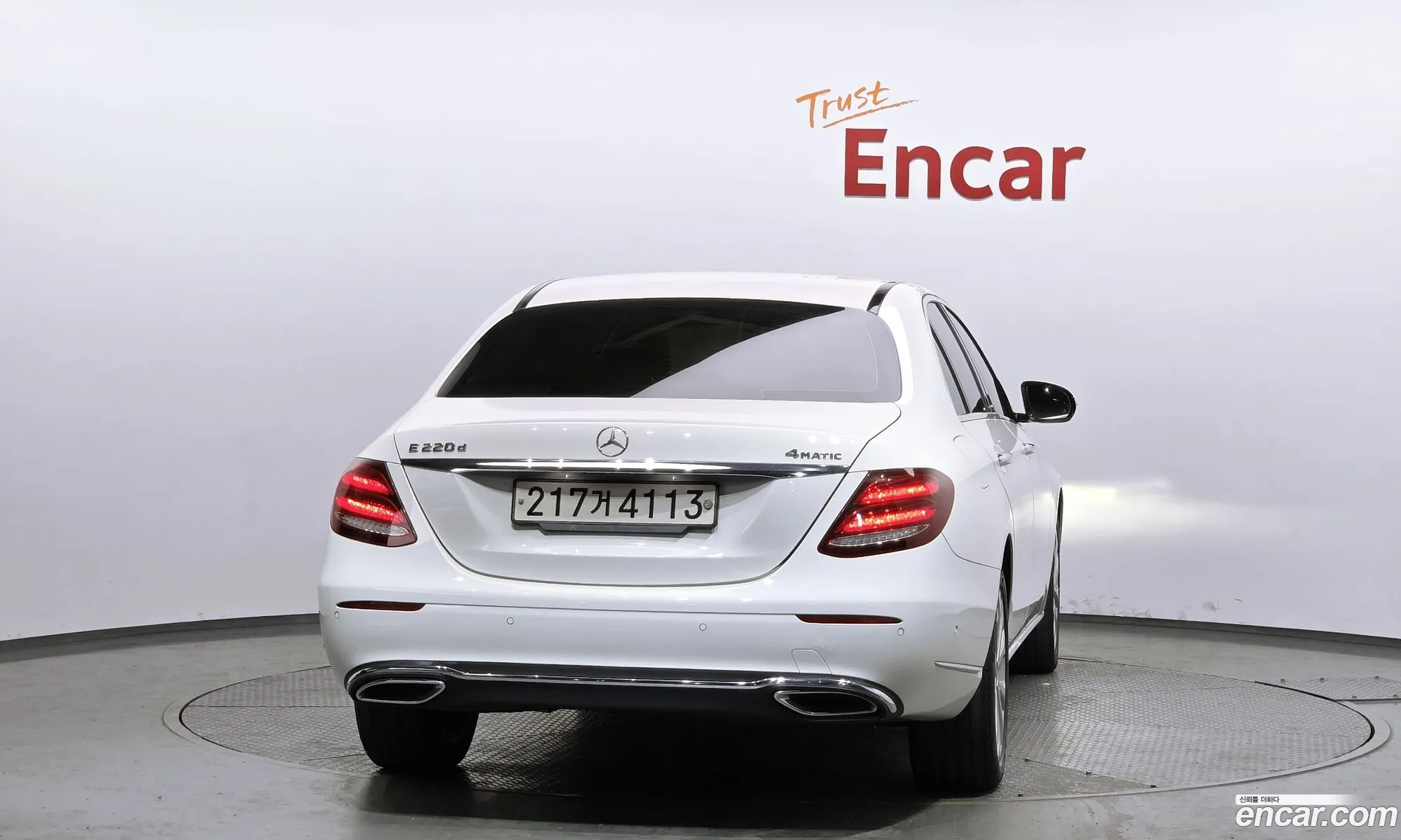 Mercedes-Benz E-Class W213 2018 WDDZF0FB9JA380875 — 3
