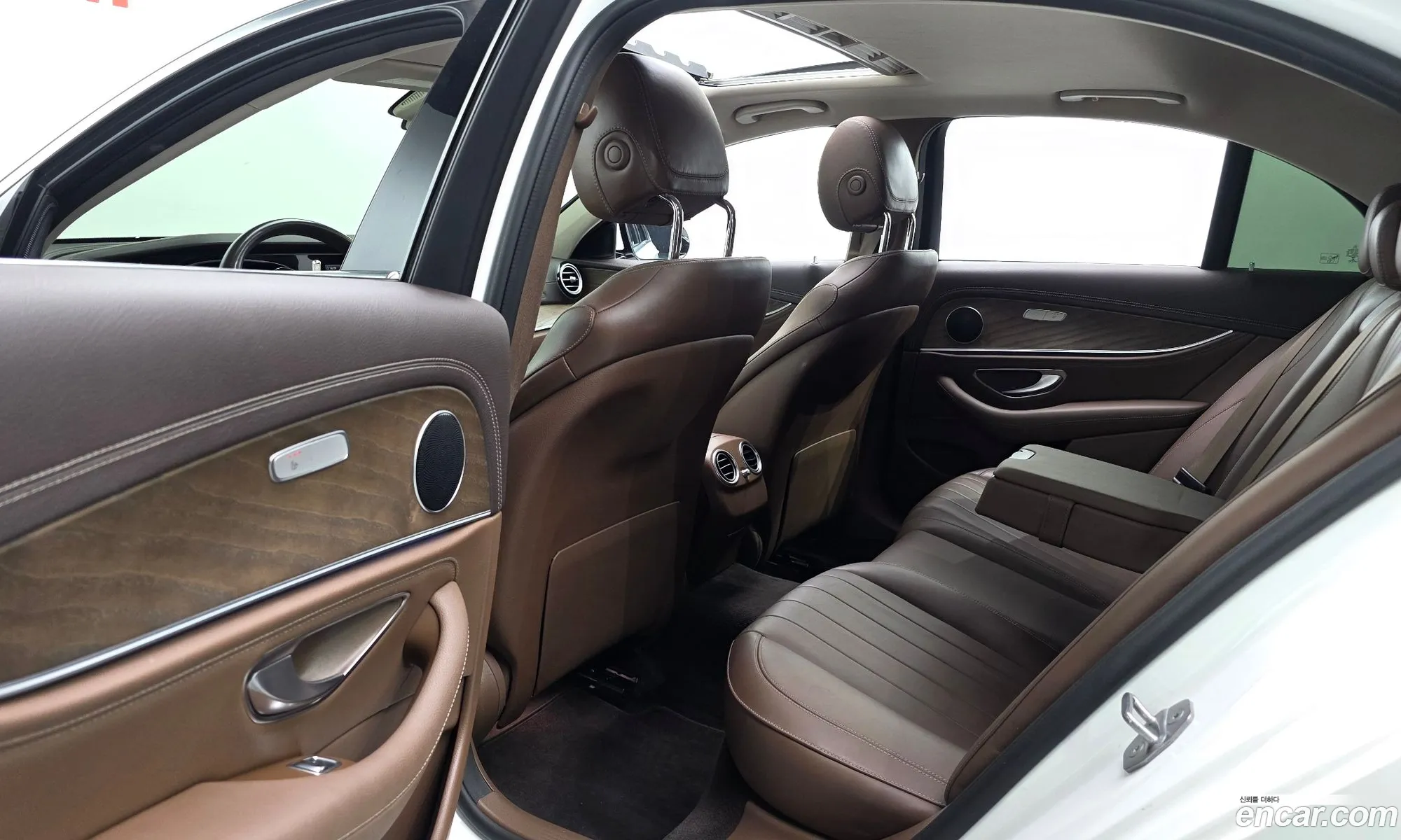 Mercedes-Benz E-Class W213 2018 WDDZF0FB9JA380875 — 12