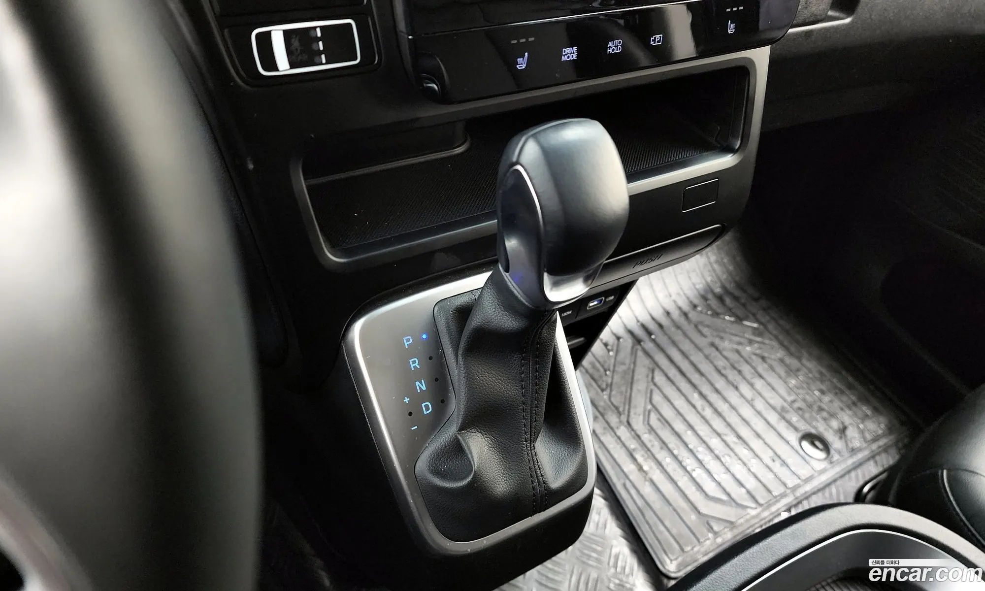 Hyundai Staria 2022 — 29