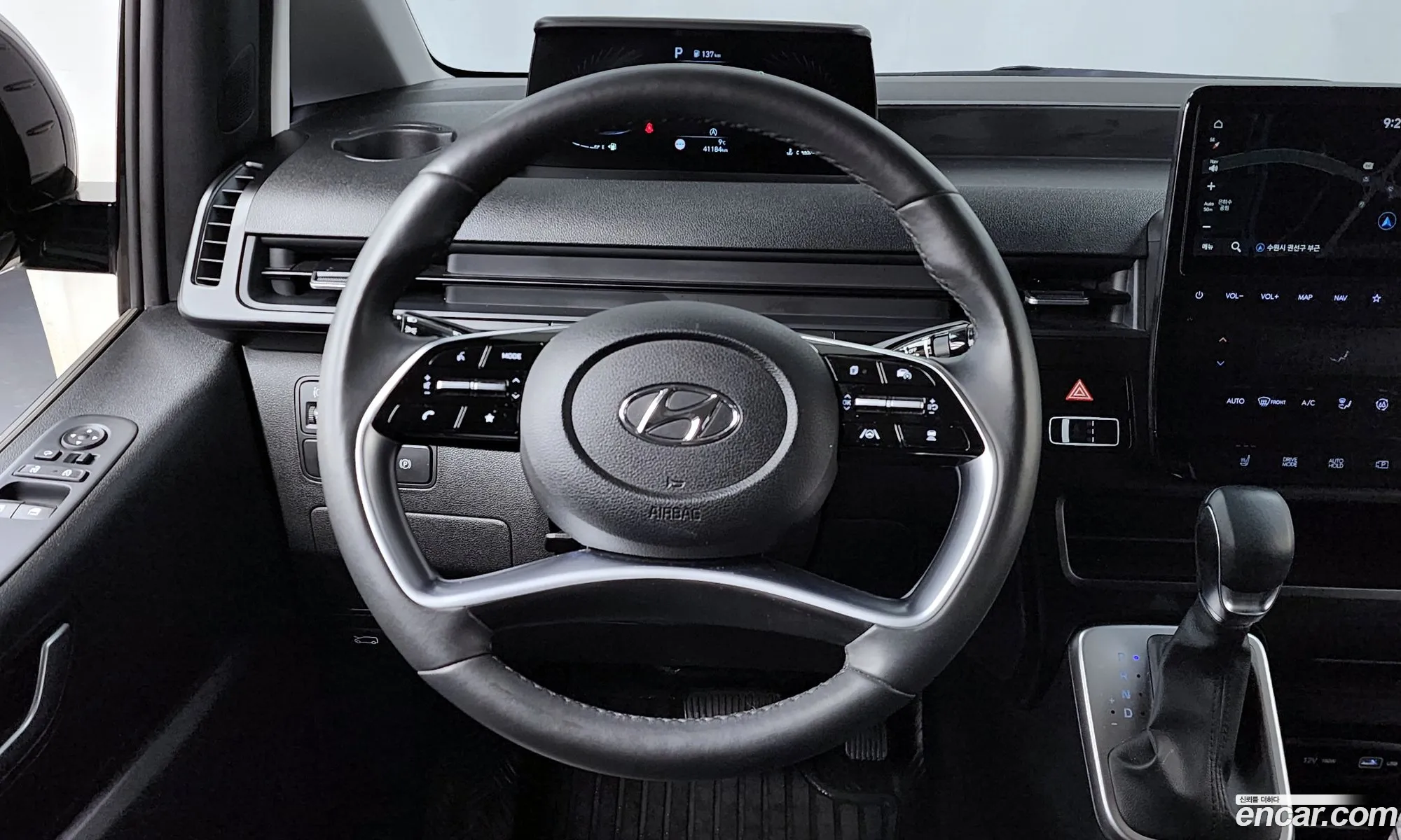Hyundai Staria 2022 — 17
