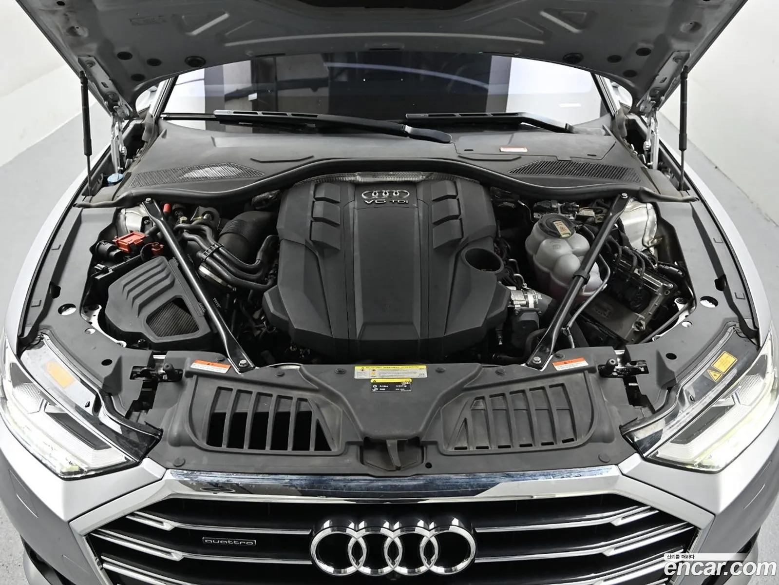 Audi A8 2021 — 17