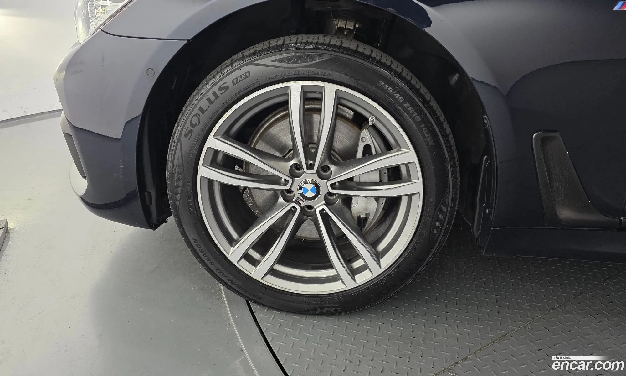 BMW 7 Series 2017 WBA7C6105JB072743 — 2