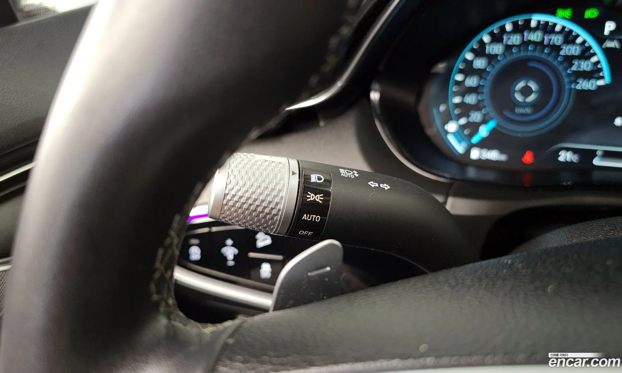Genesis GV70 2021 — 32