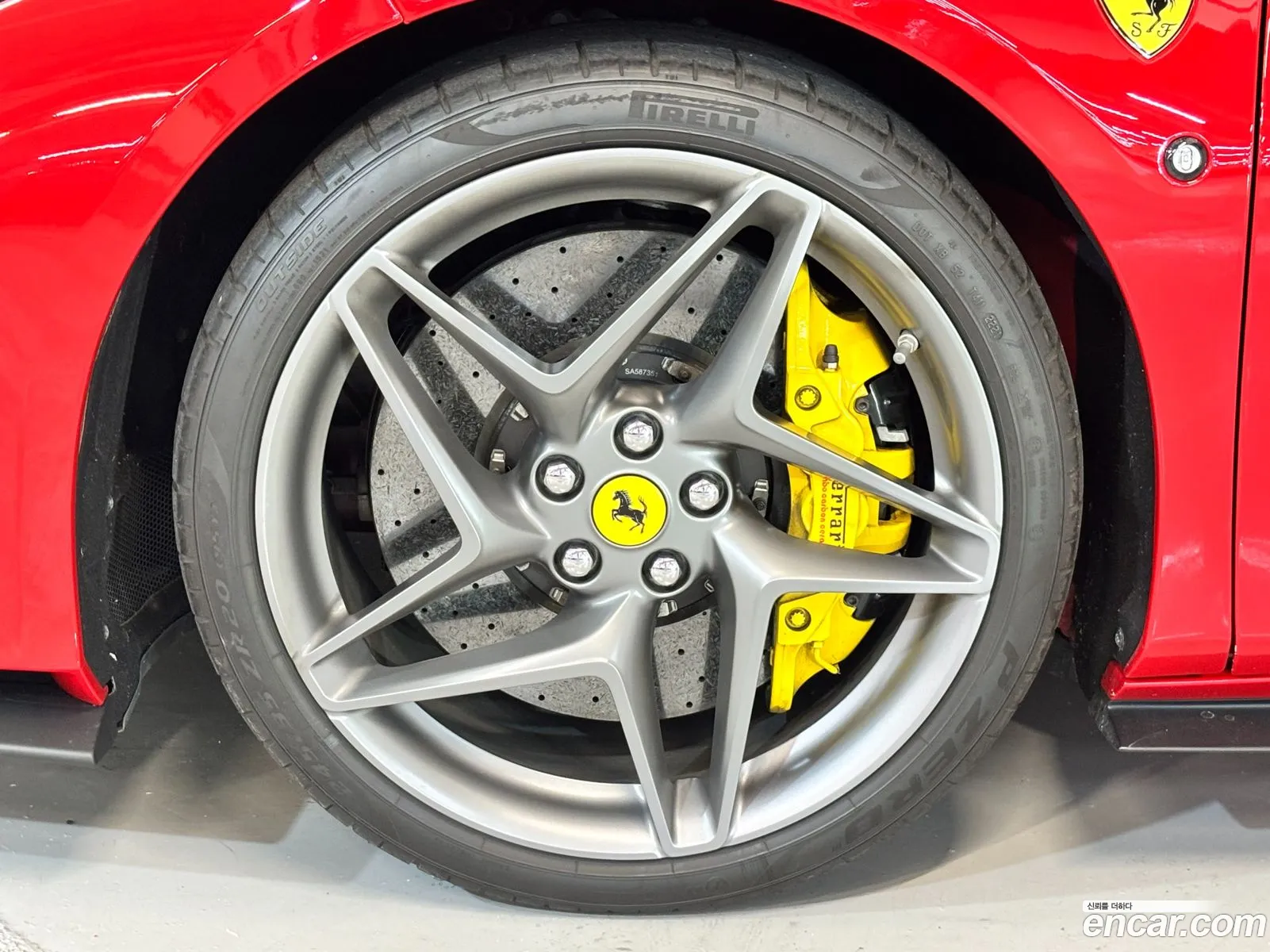 Ferrari F8 Spider 2021 — 10