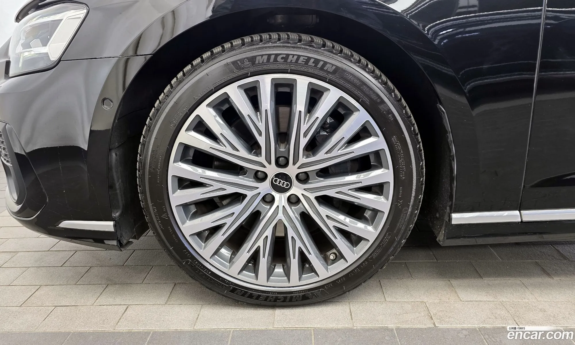 Audi A8 2023 — 19
