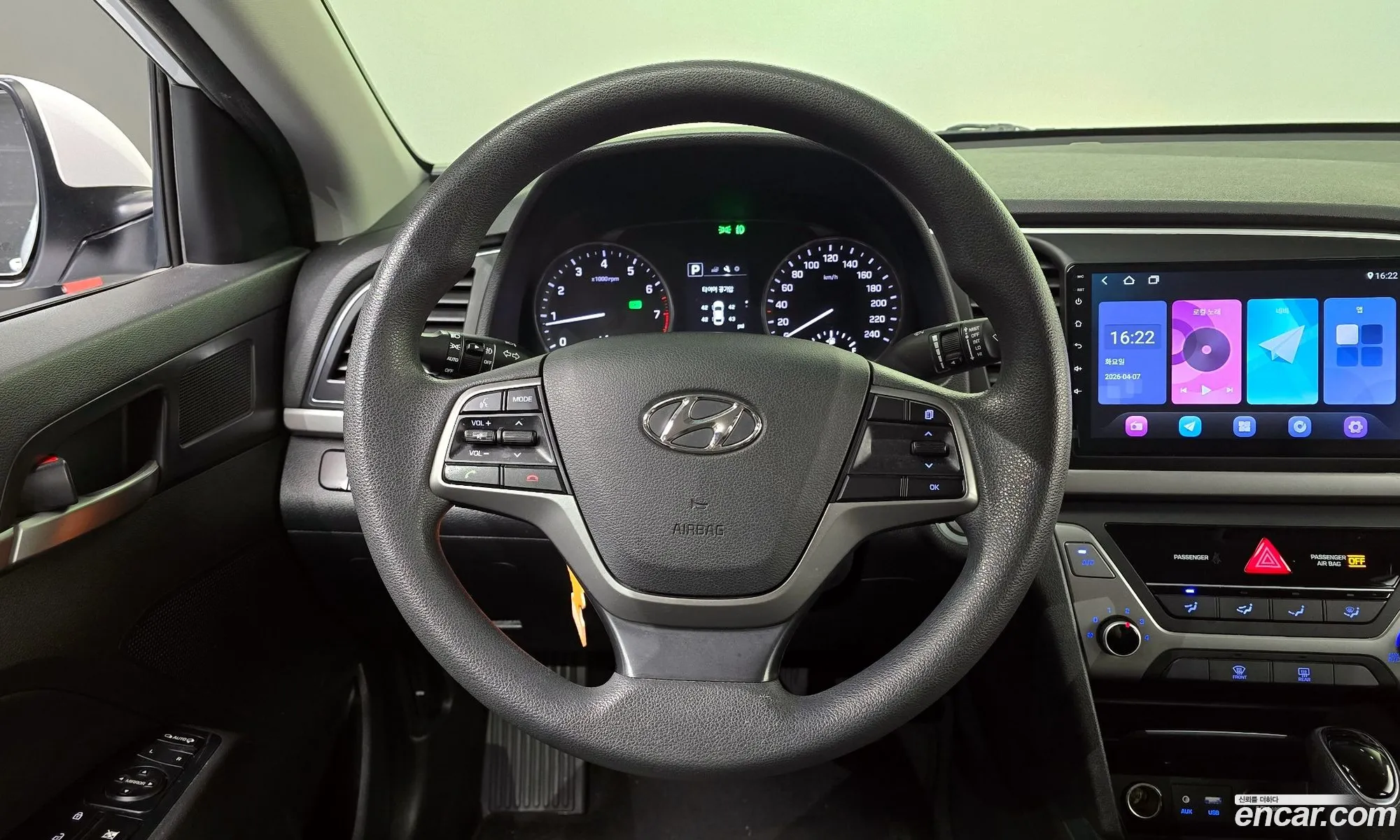 Hyundai Elantra AD 2017 — 11