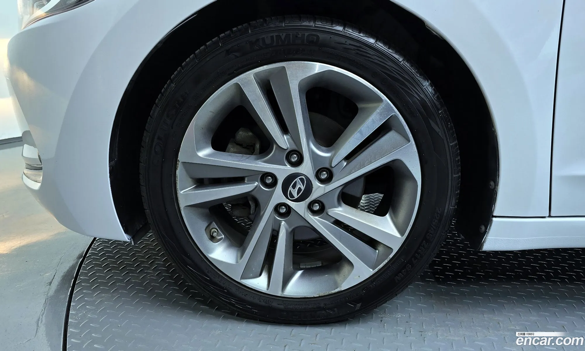 Hyundai Elantra AD 2017 — 3