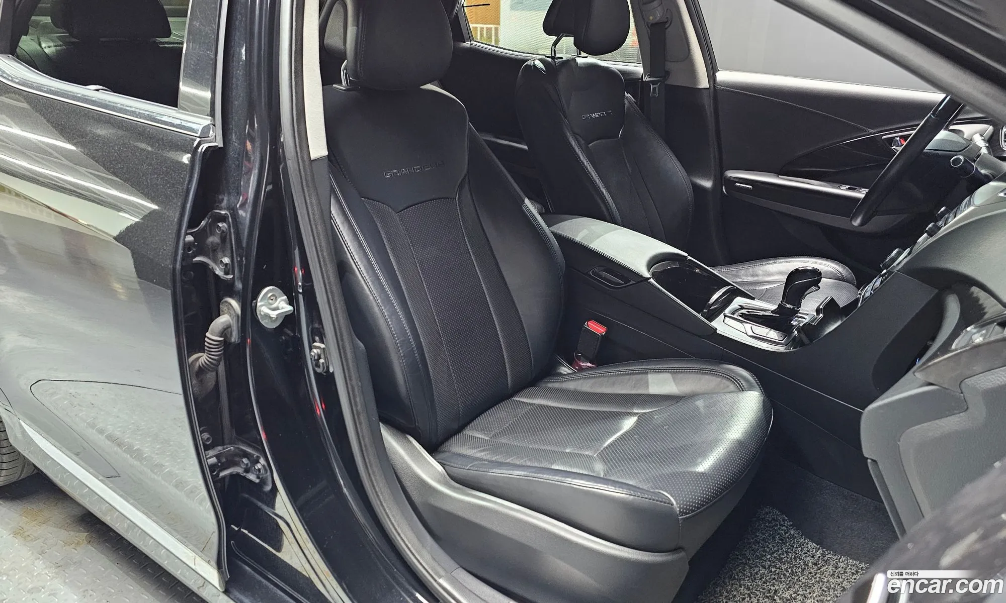 Hyundai Grandeur HG 2016 — 17