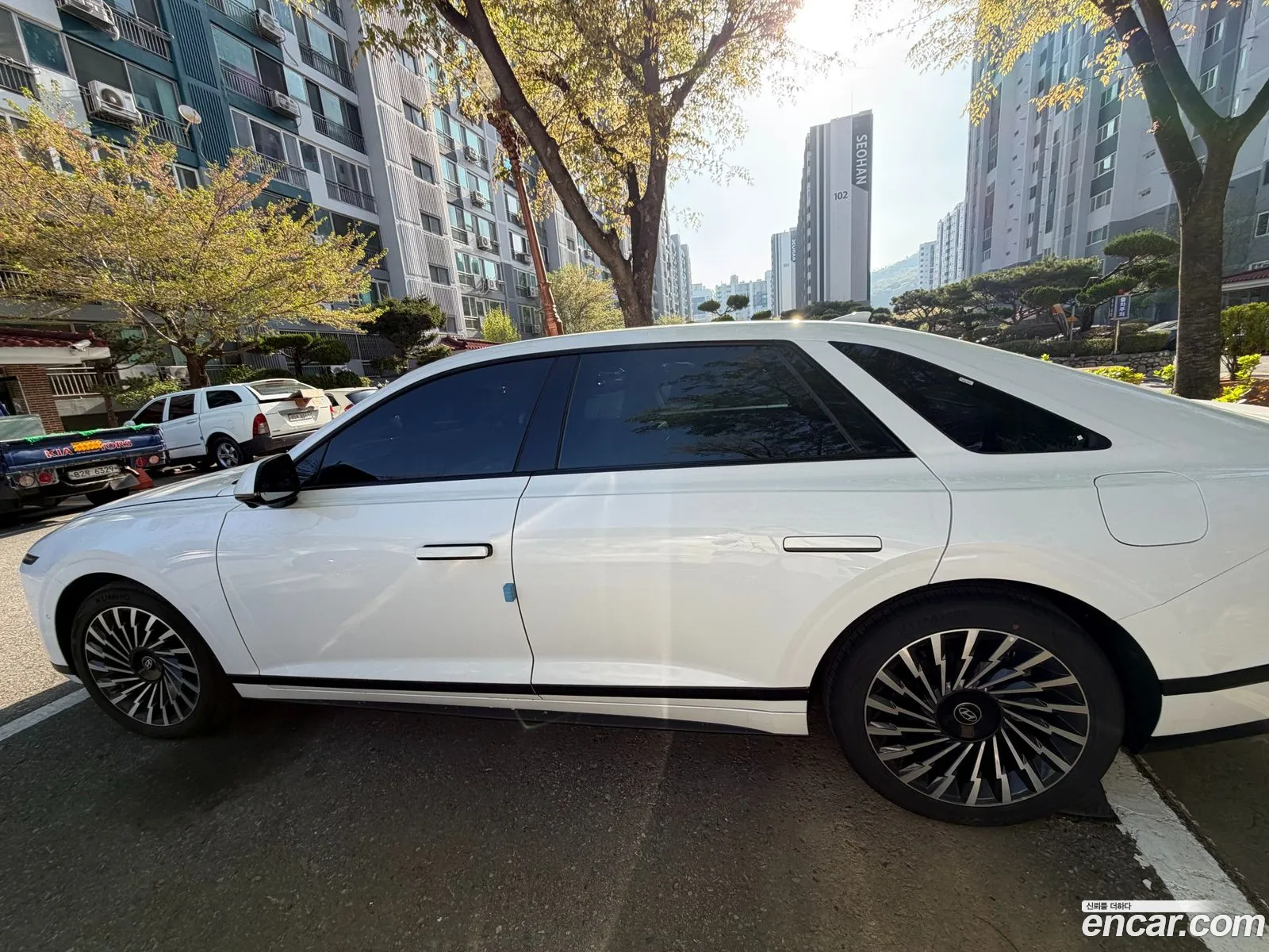 Hyundai Grandeur Hybrid 2025 — 4