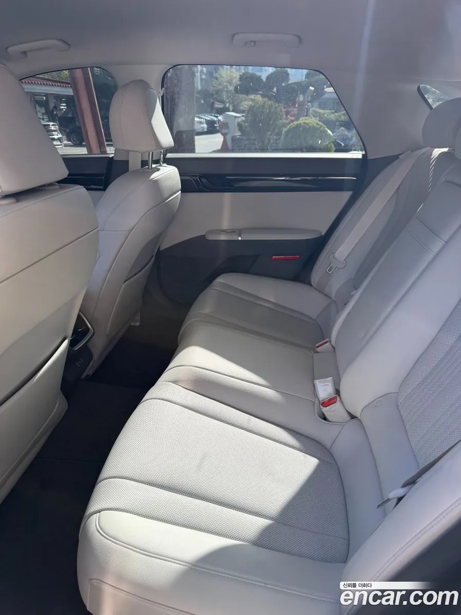 Hyundai Grandeur Hybrid 2025 — 8