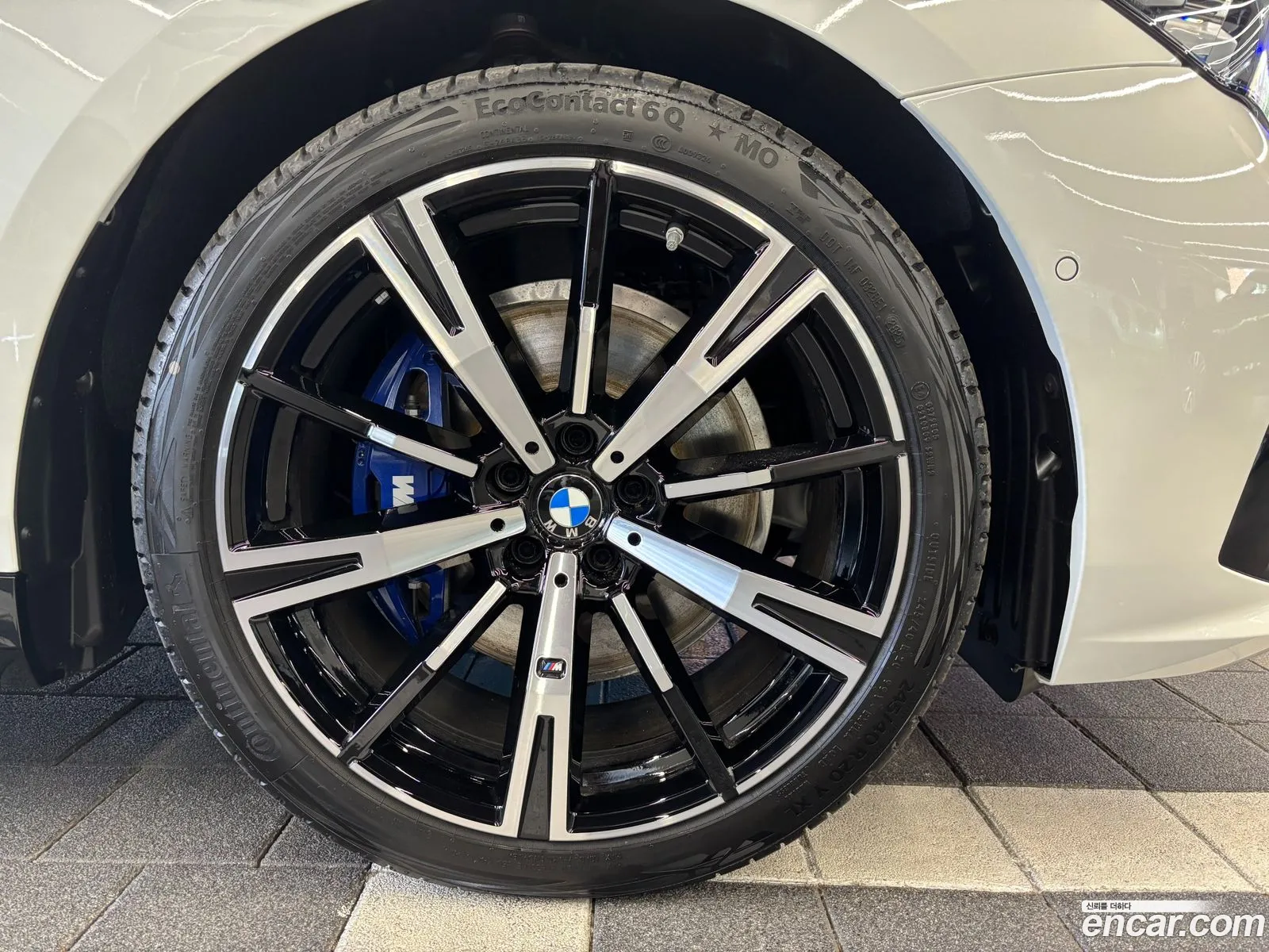 BMW 5 Series 2025 — 17