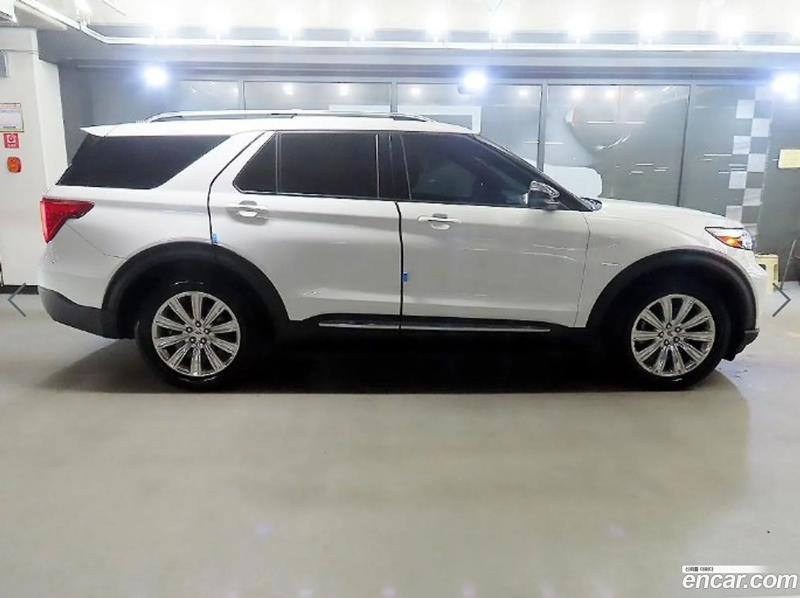 Ford Explorer 6th Gen 2020 — 4