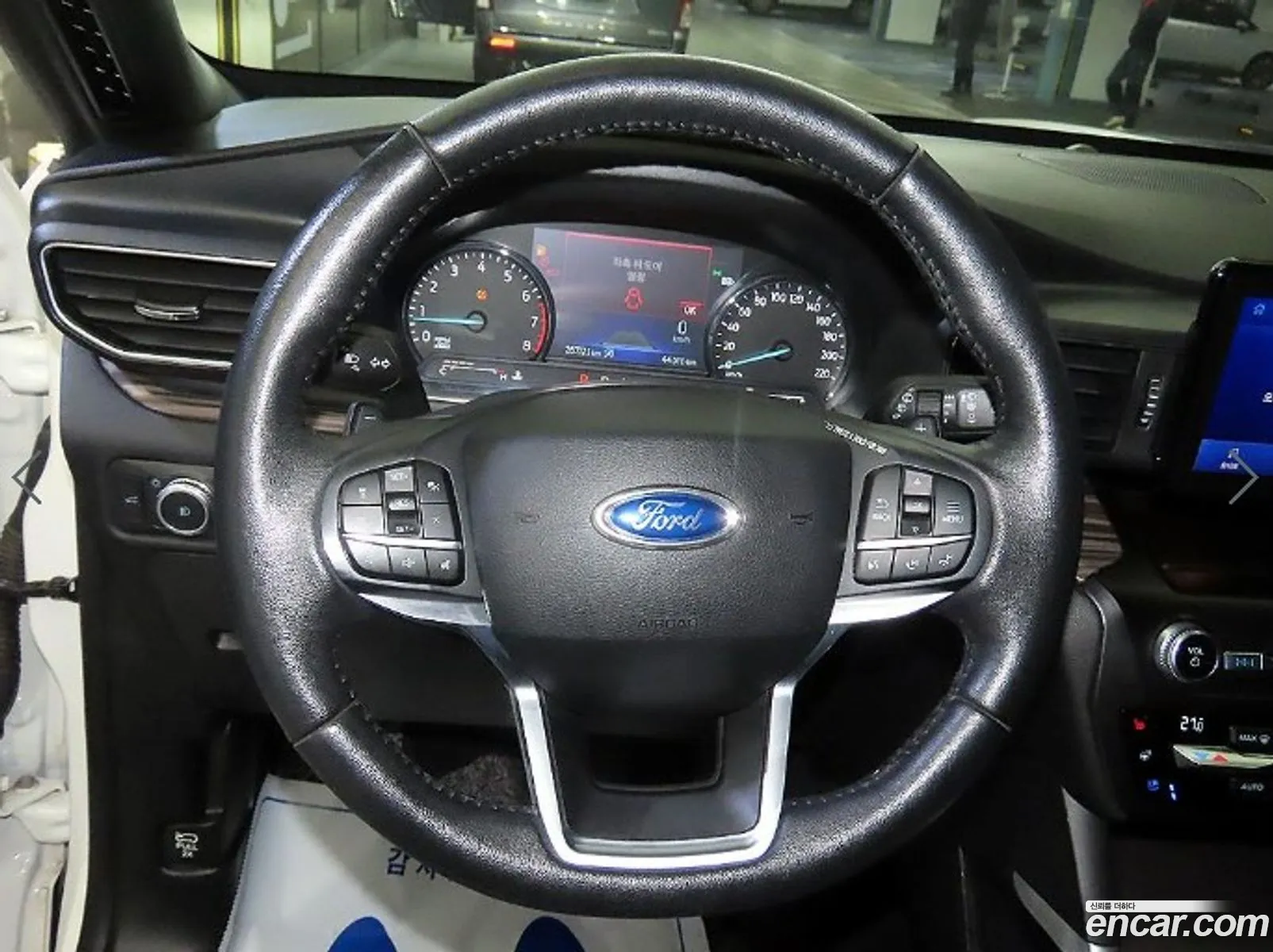 Ford Explorer 6th Gen 2020 — 3