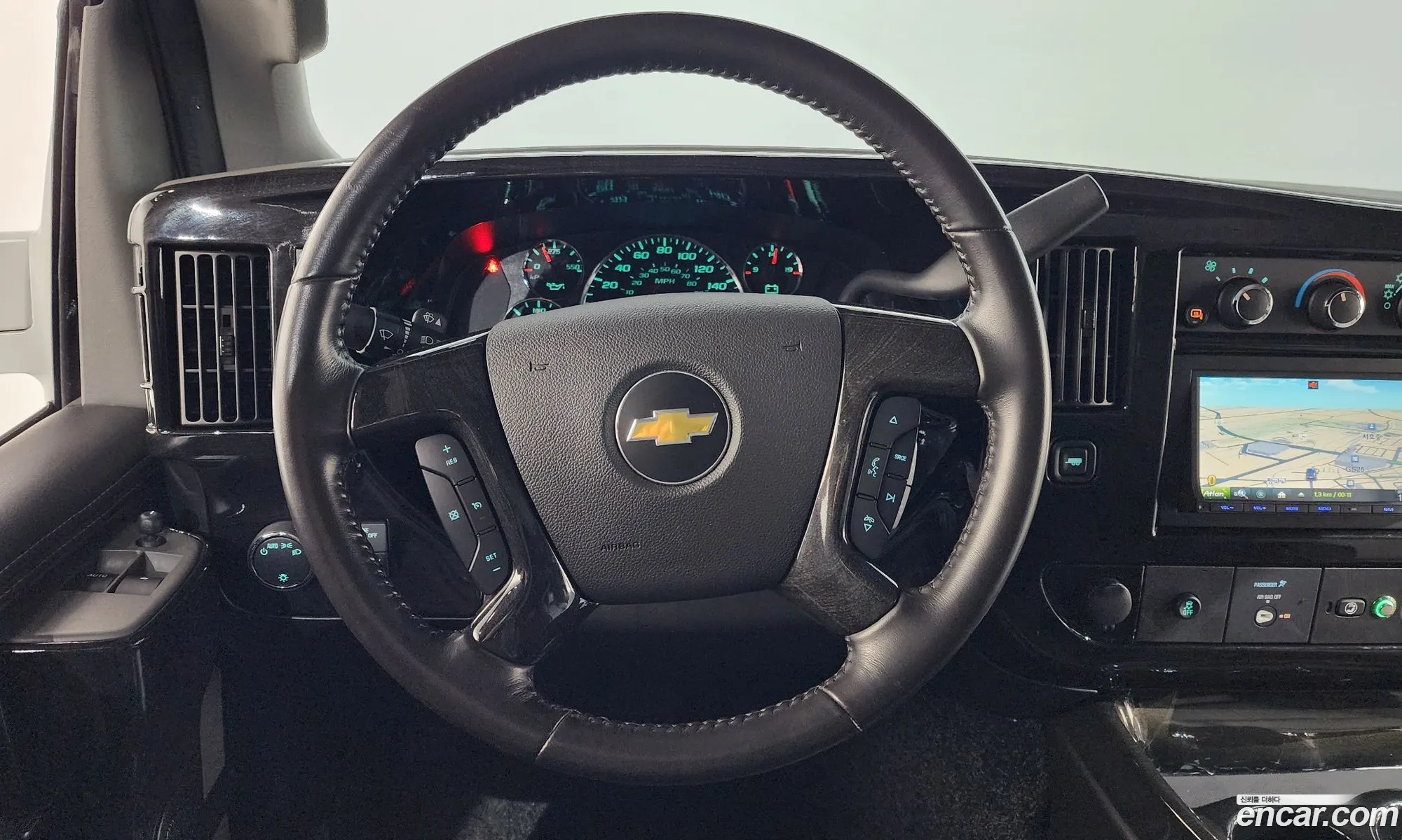 Chevrolet Express Van 2017 1GCWGBFG5H1136619 — 13
