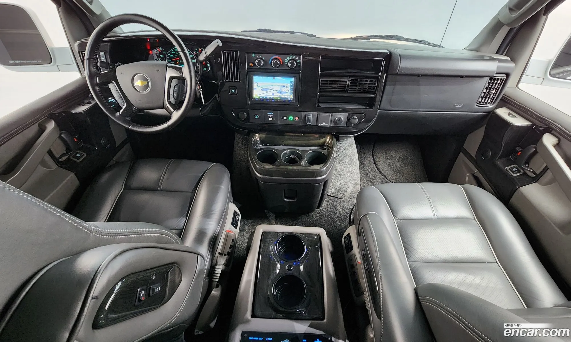 Chevrolet Express Van 2017 1GCWGBFG5H1136619 — 12
