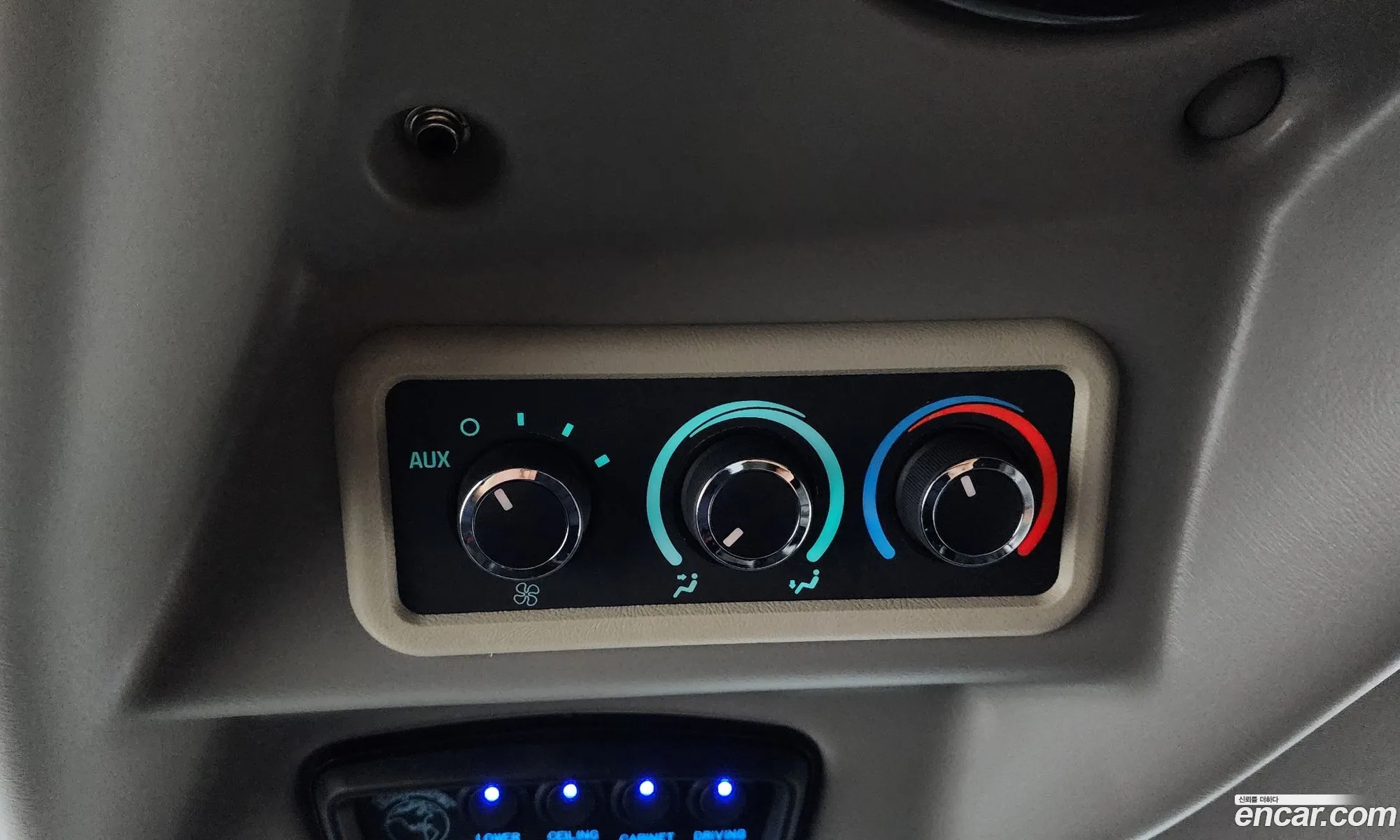 Chevrolet Express Van 2017 1GCWGBFG5H1136619 — 16
