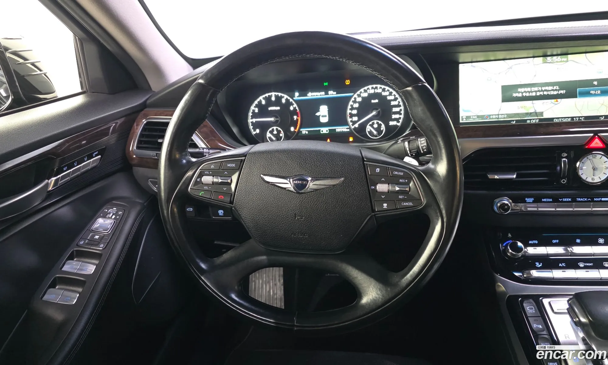 Genesis EQ900 2016 — 19