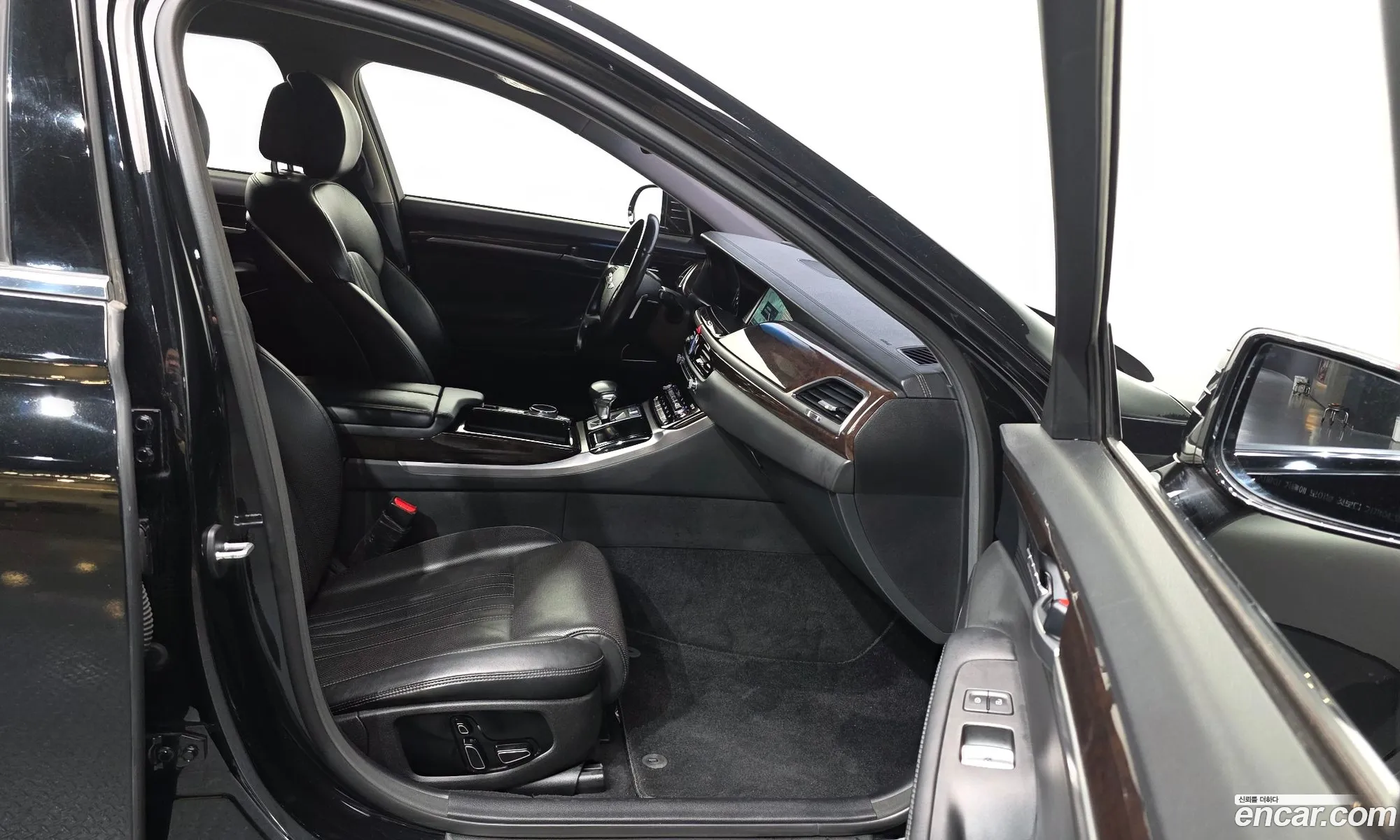 Genesis EQ900 2016 — 16
