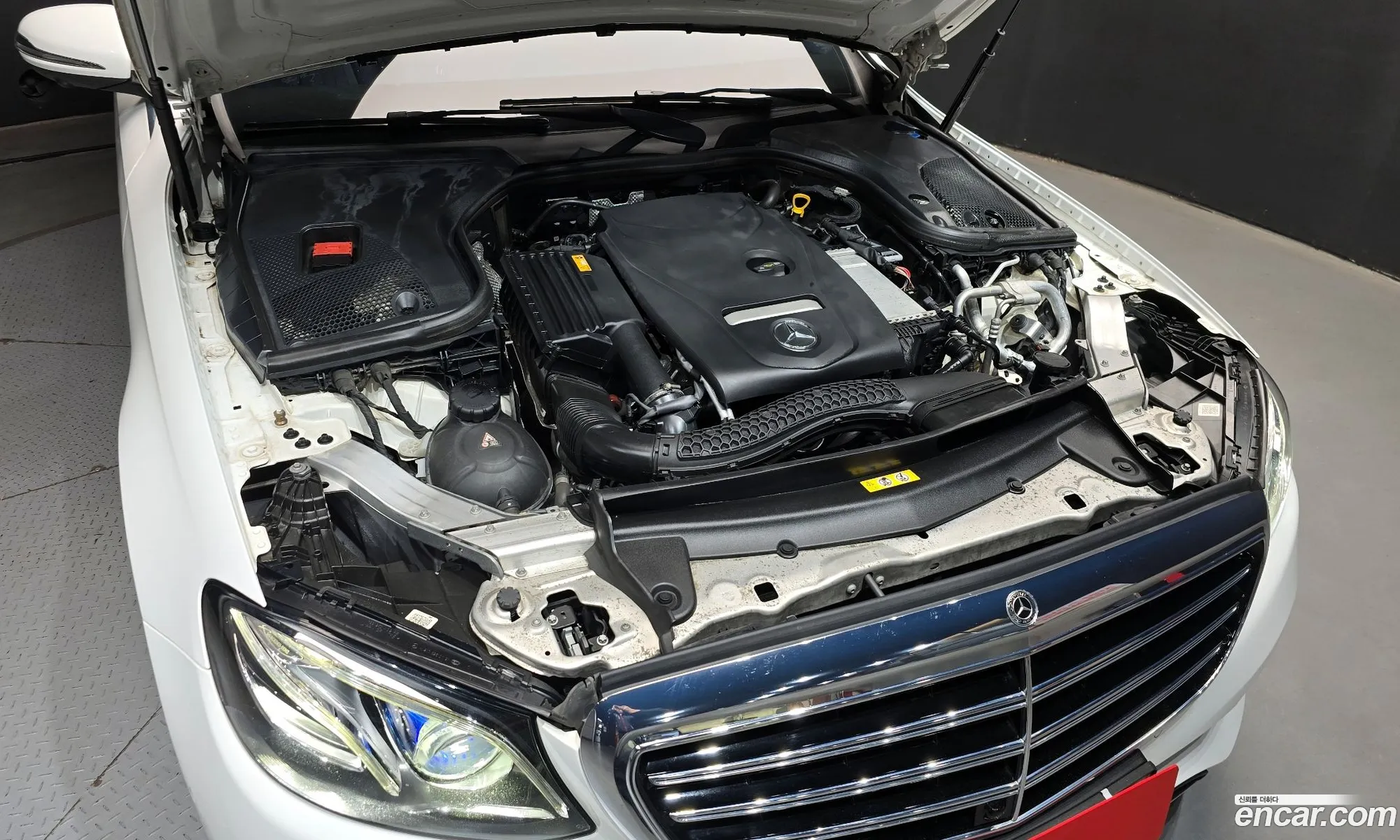 Mercedes-Benz E-Class W213 2018 WDDZF4KB6JA410010 — 20