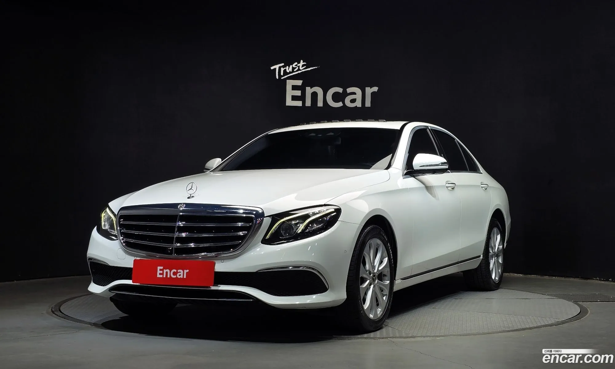 Mercedes-Benz E-Class W213 2018 WDDZF4KB6JA410010 — 13