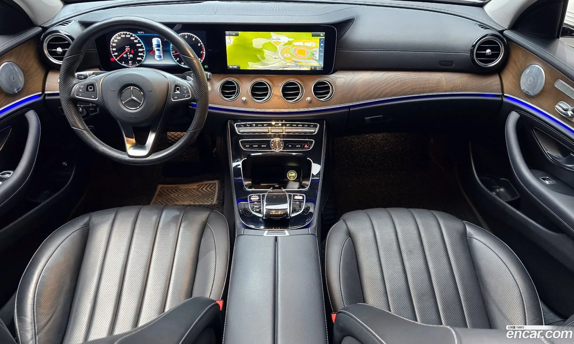Mercedes-Benz E-Class W213 2018 WDDZF4KB6JA410010 — 15