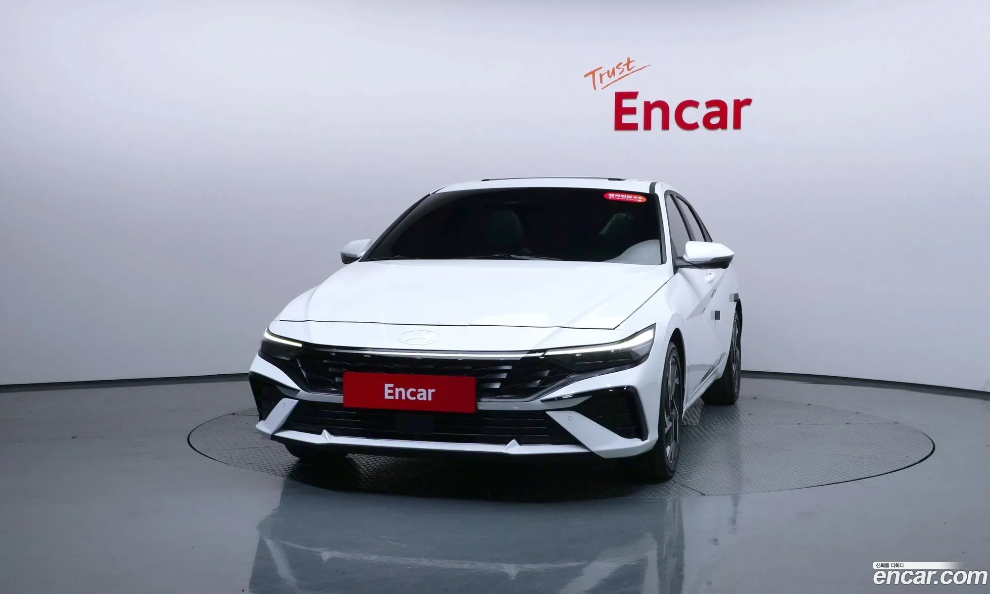 Hyundai Elantra 2024 — 2