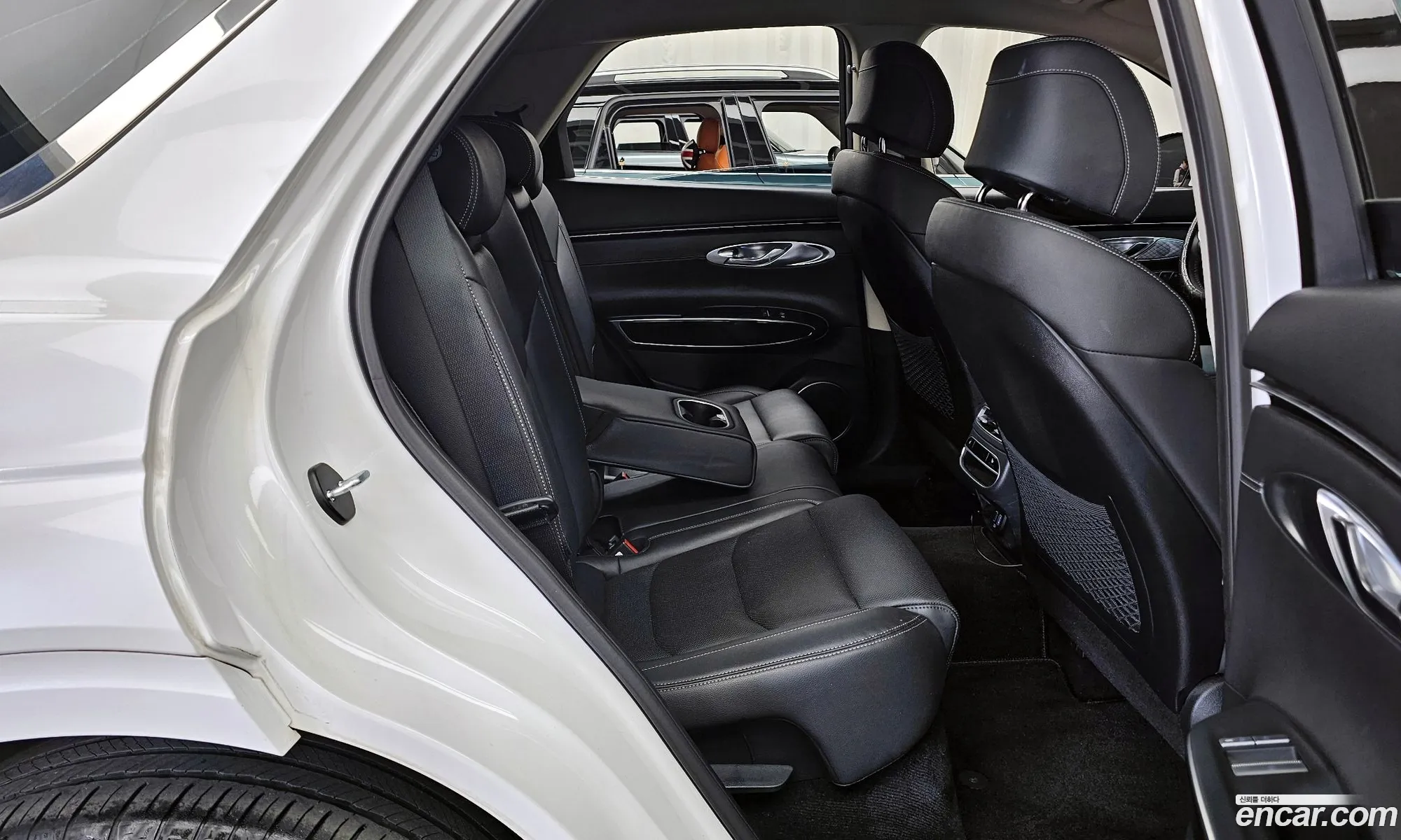 Genesis GV70 2022 — 25