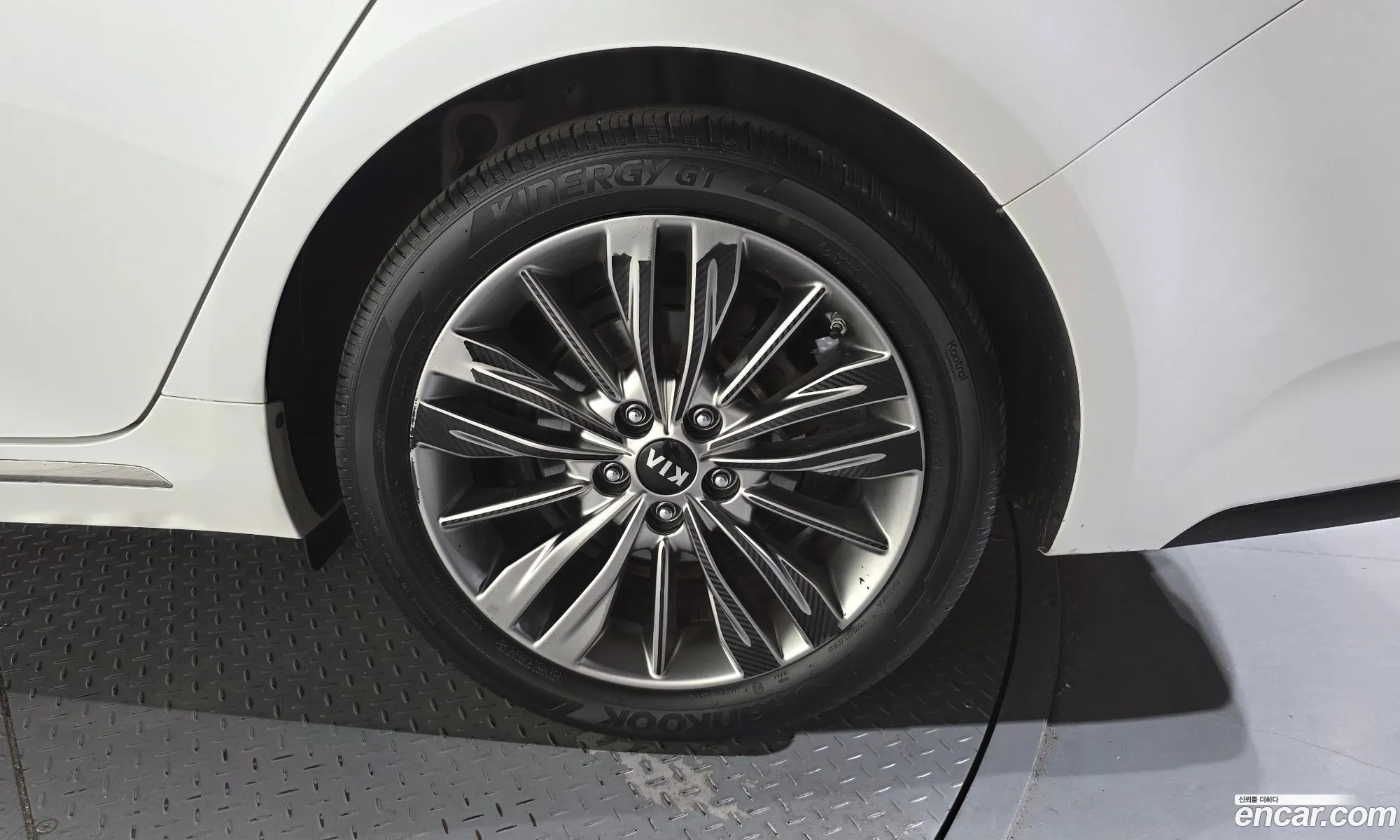 Kia K5 2018 — 19
