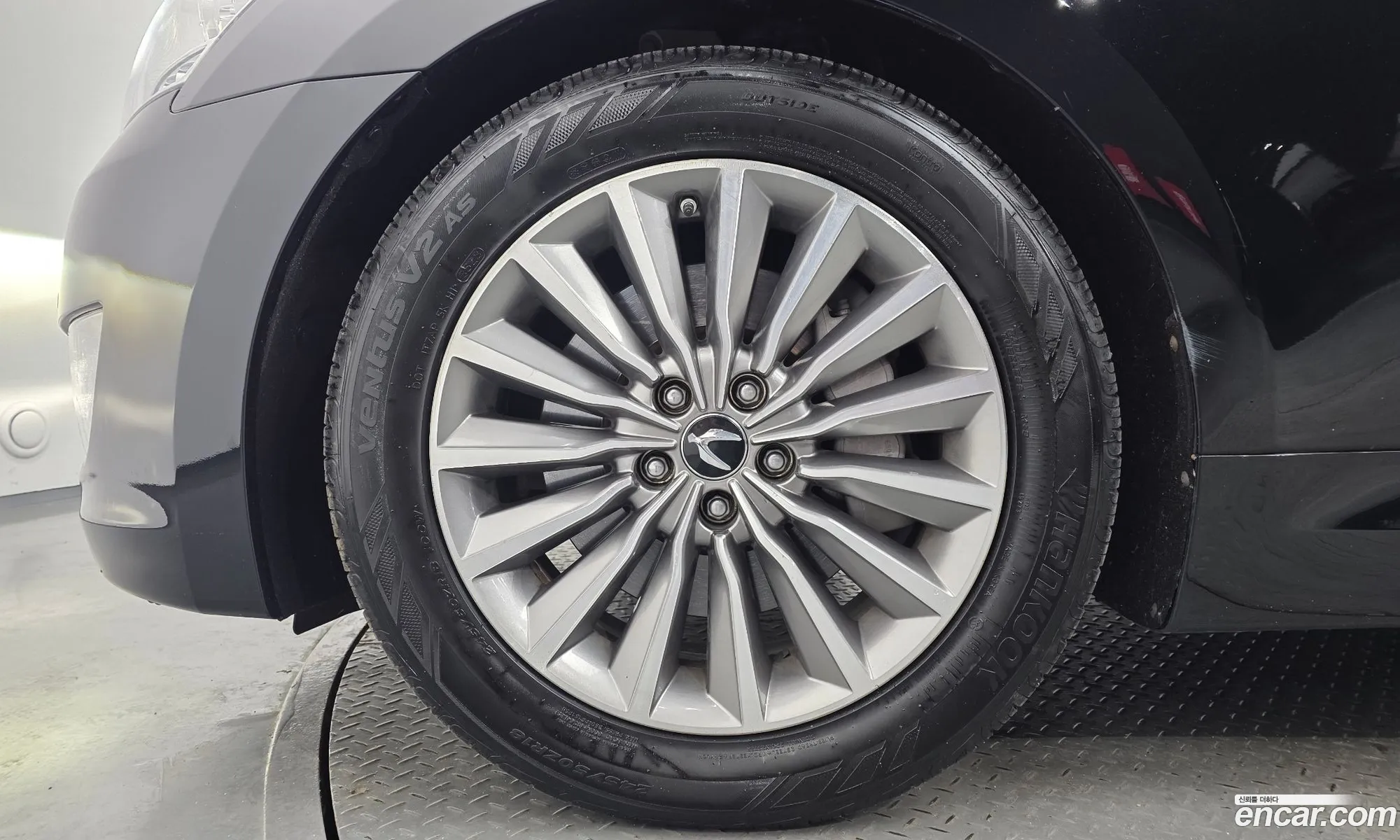 Hyundai Equus 2014 — 19