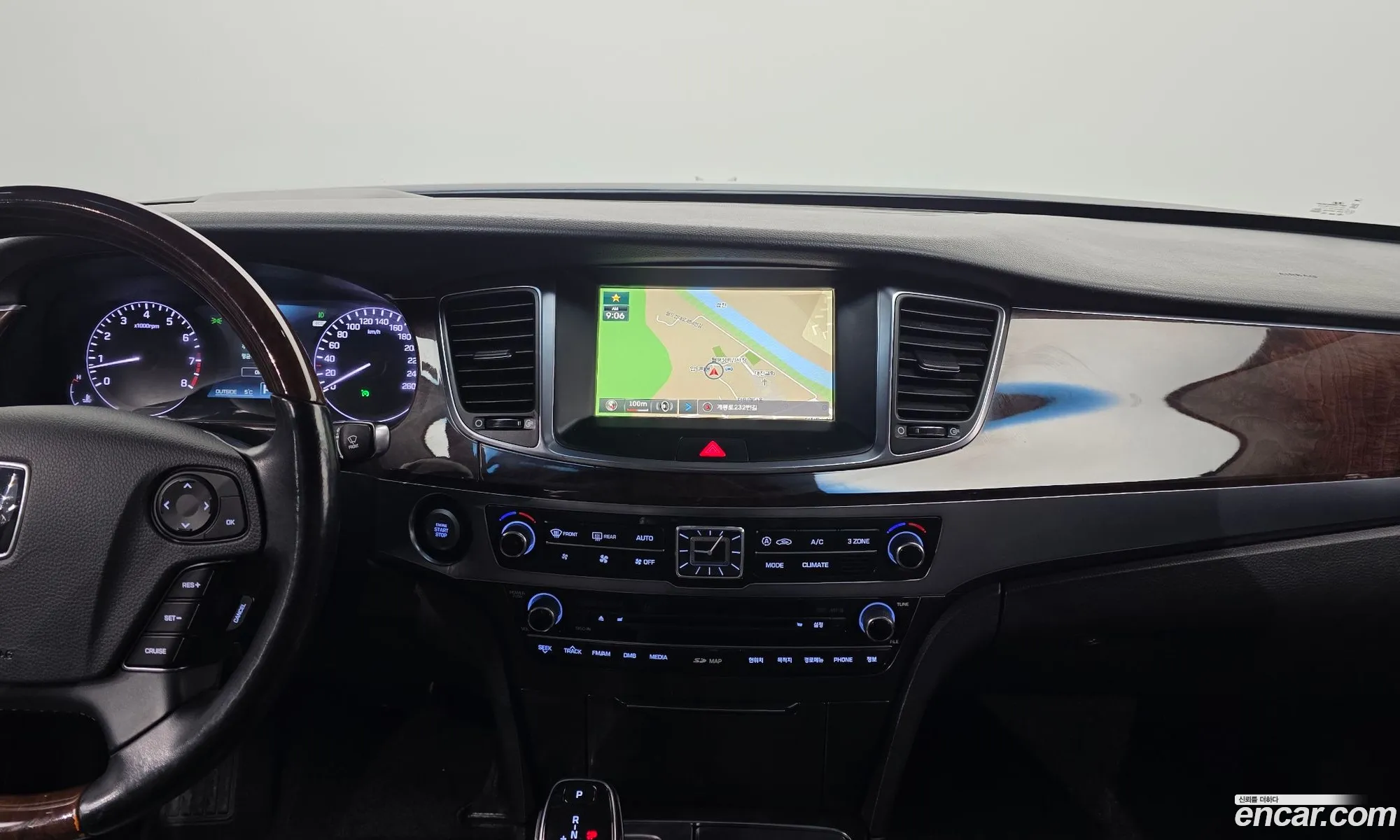 Hyundai Equus 2014 — 12