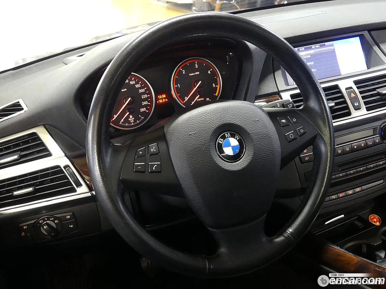 BMW X5 2012 — 17