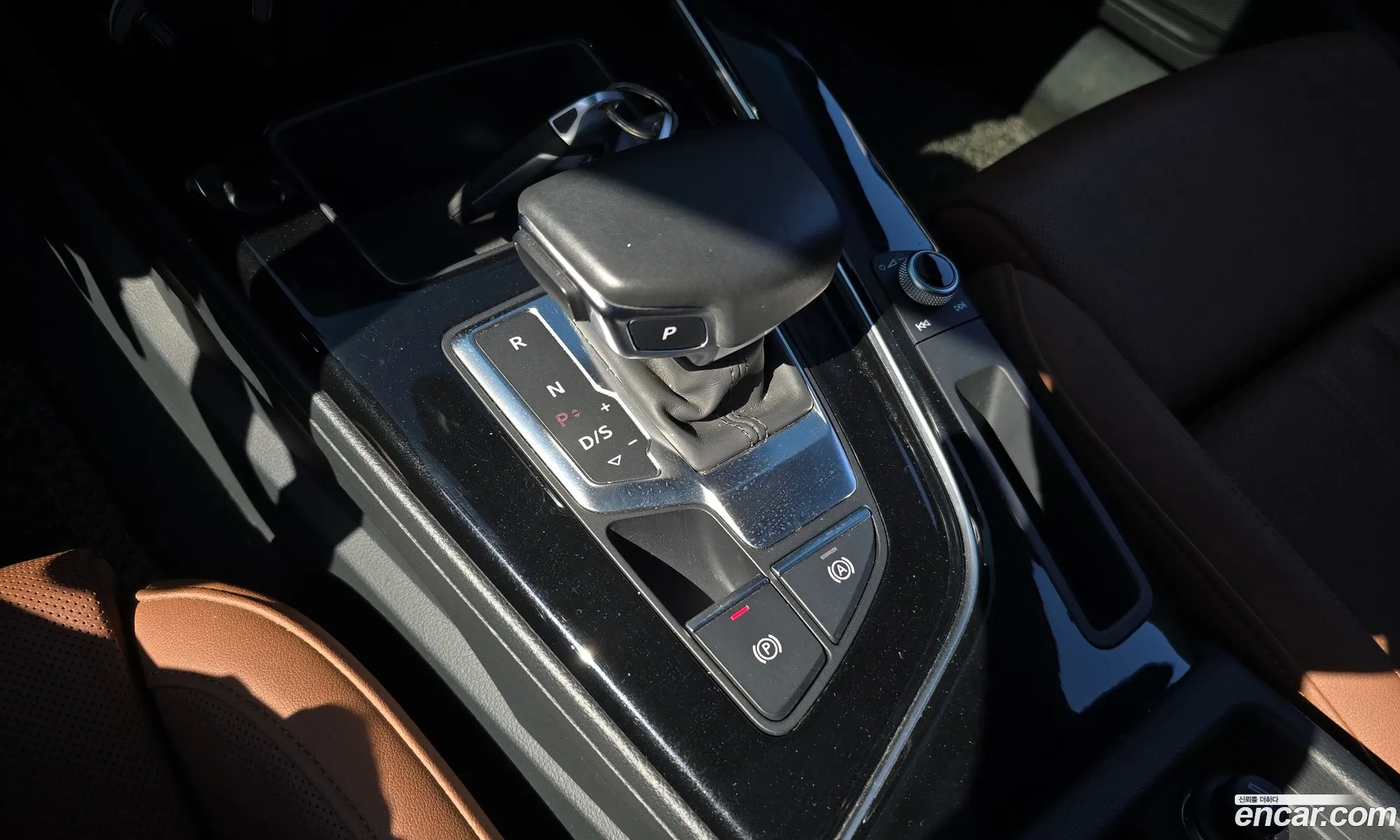 Audi A4 2021 WAUZZZF46MN000487 — 9