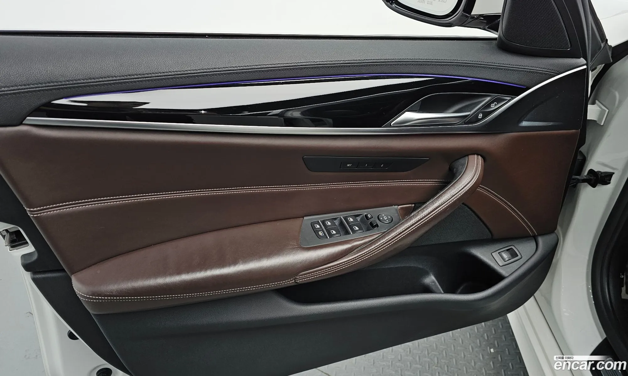 BMW 5 Series 2018 WBAJD310XJB316274 — 31