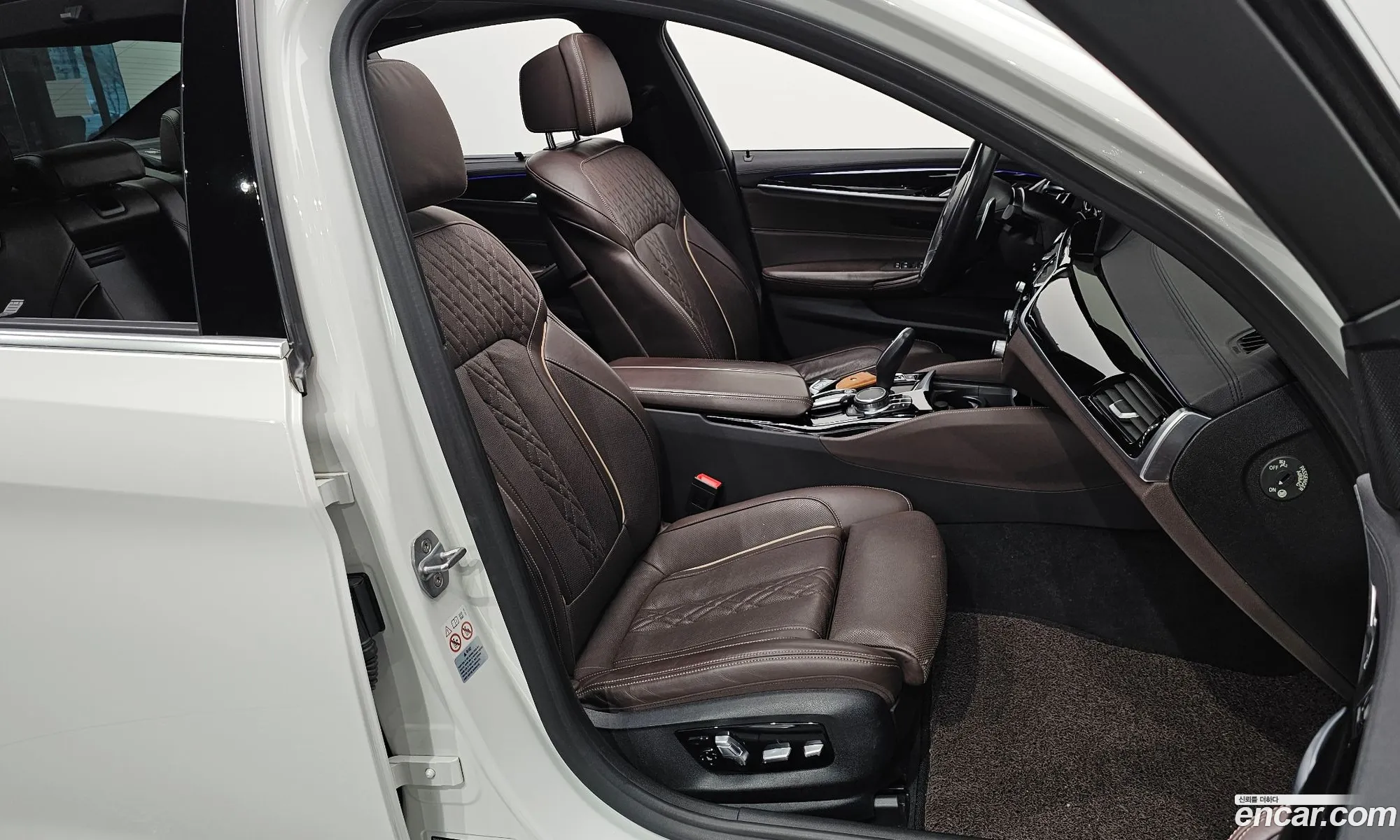BMW 5 Series 2018 WBAJD310XJB316274 — 7