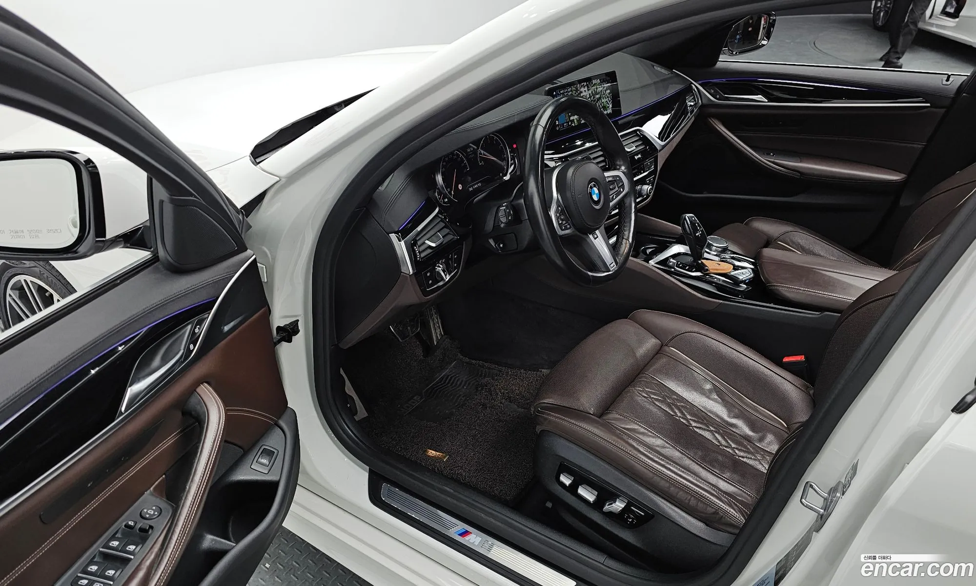 BMW 5 Series 2018 WBAJD310XJB316274 — 12