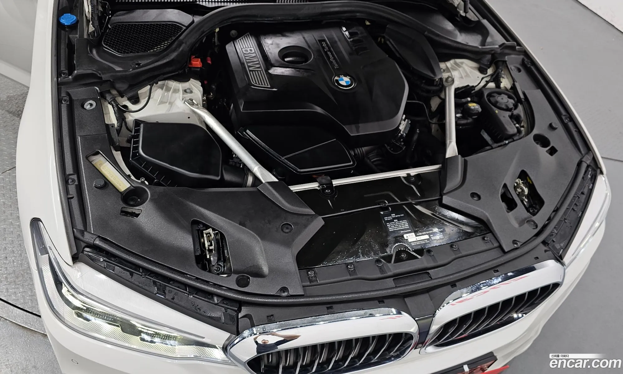 BMW 5 Series 2018 WBAJD310XJB316274 — 27